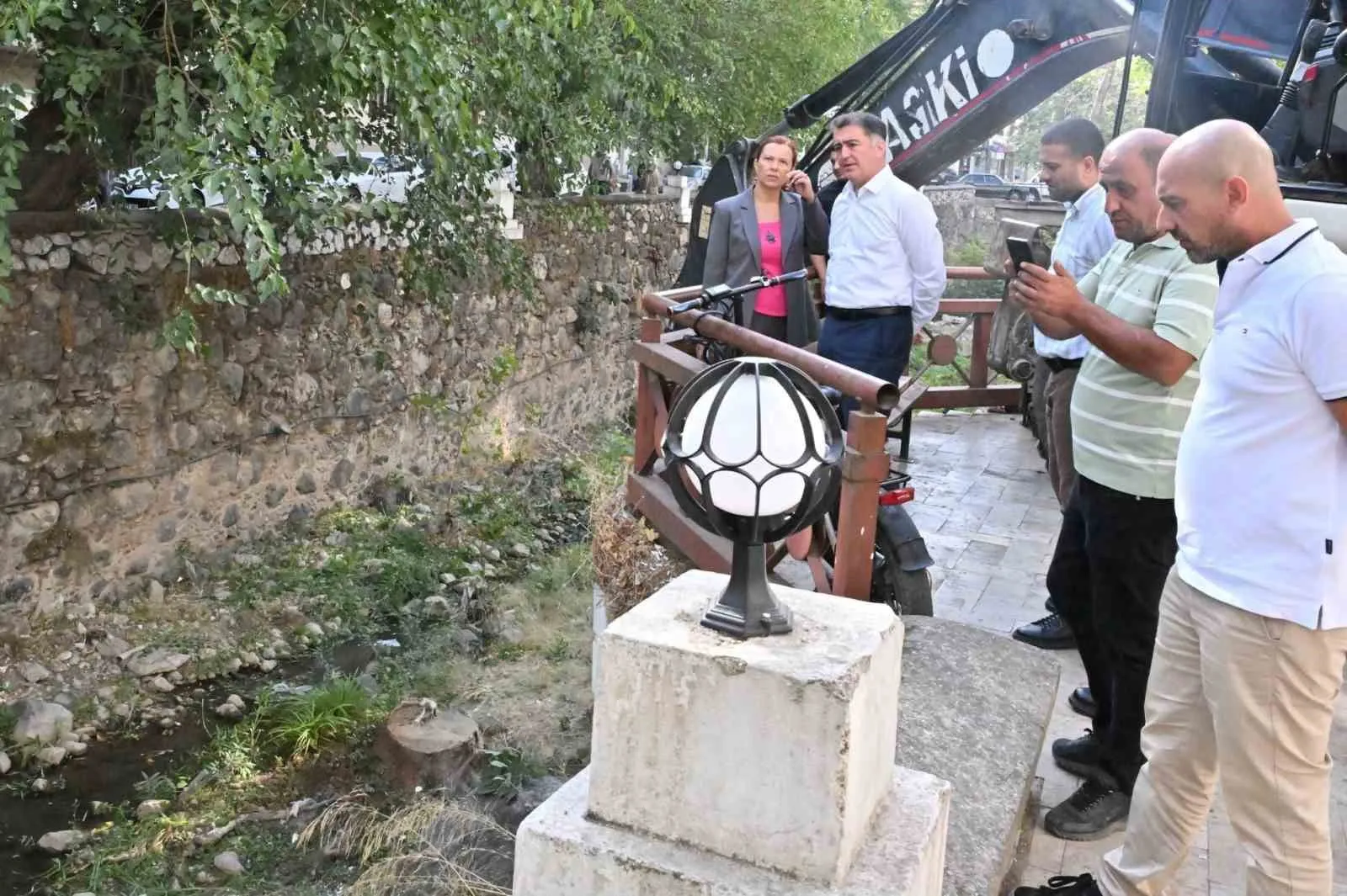 Manisa'da kış mesaisi: Çaybaşı Deresi tertemiz bir görünüme kavuştu