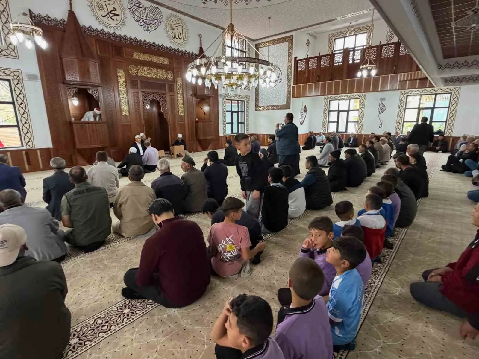 Başören Köyü’nde manevi buluşma: Yeni cami dualarla hizmete girdi