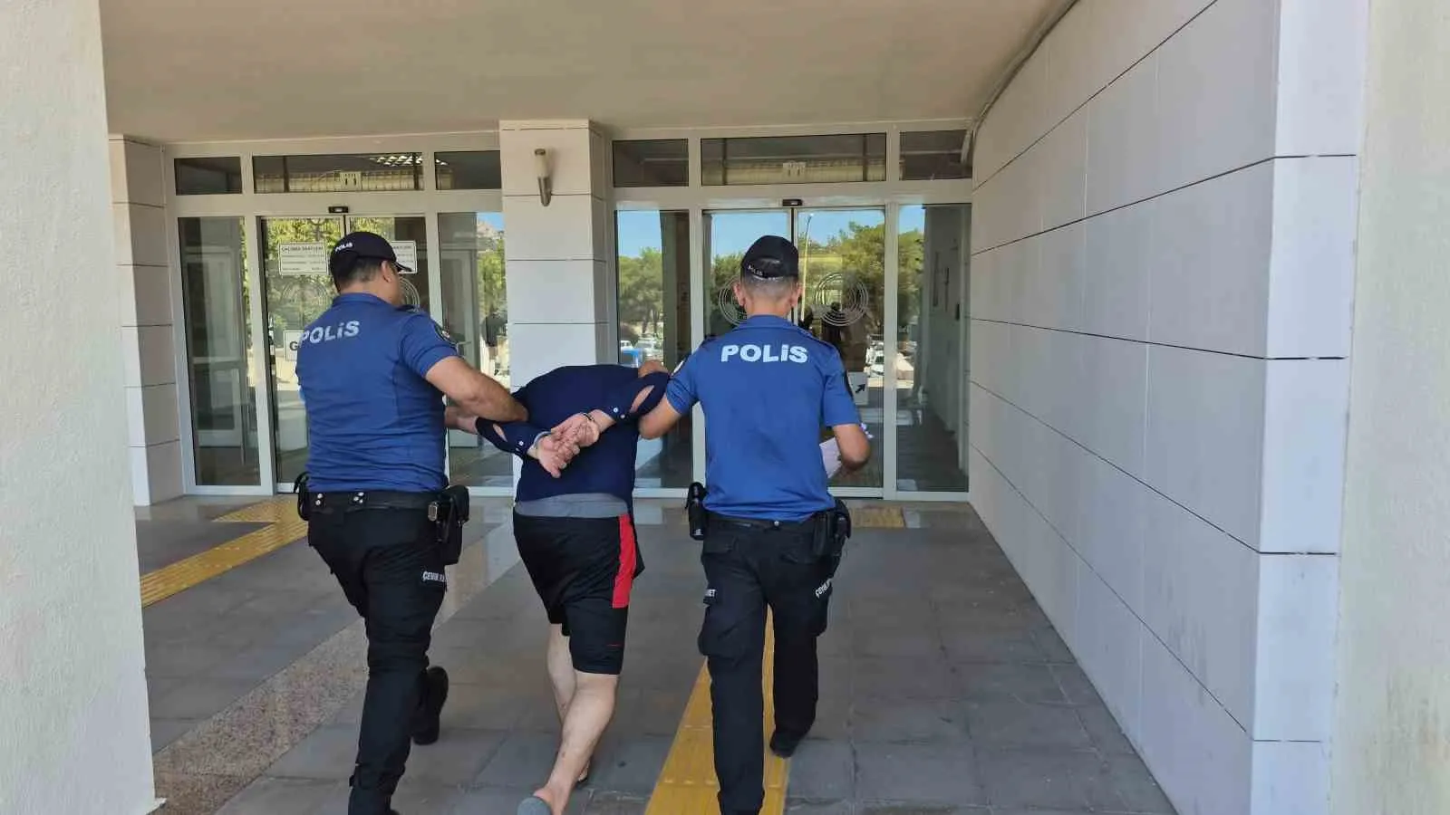 Bodrum'da korku dolu anlar: Kadınları takip eden şüpheli demir parmaklıklar ardında