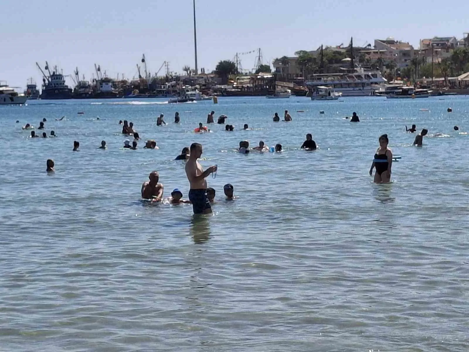 Didim'de takvimler eylülü gösterse de yaz bitmek bilmiyor