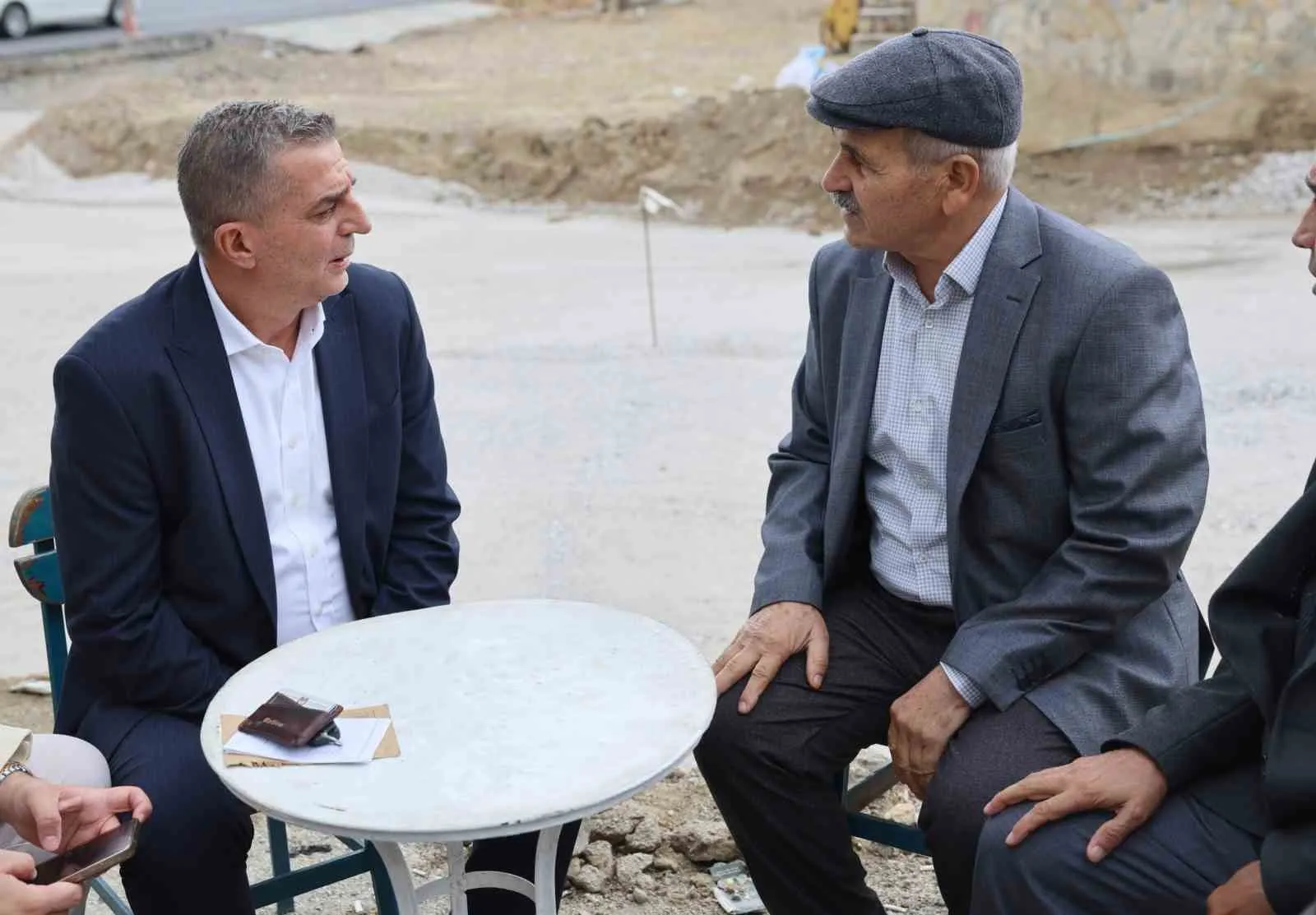 Şehzadeler’de ortak akıl dönemi: Başkan Şimşek muhtarların kapısını çalıyor