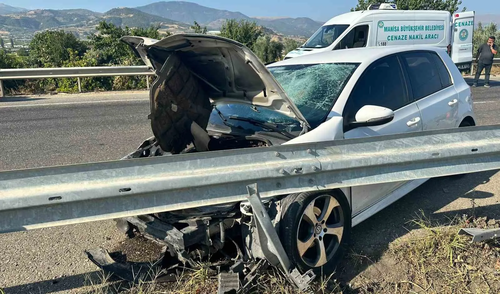 Manisa'da acı sabah: Motosikletli güvenlik görevlisi feci kazada can verdi