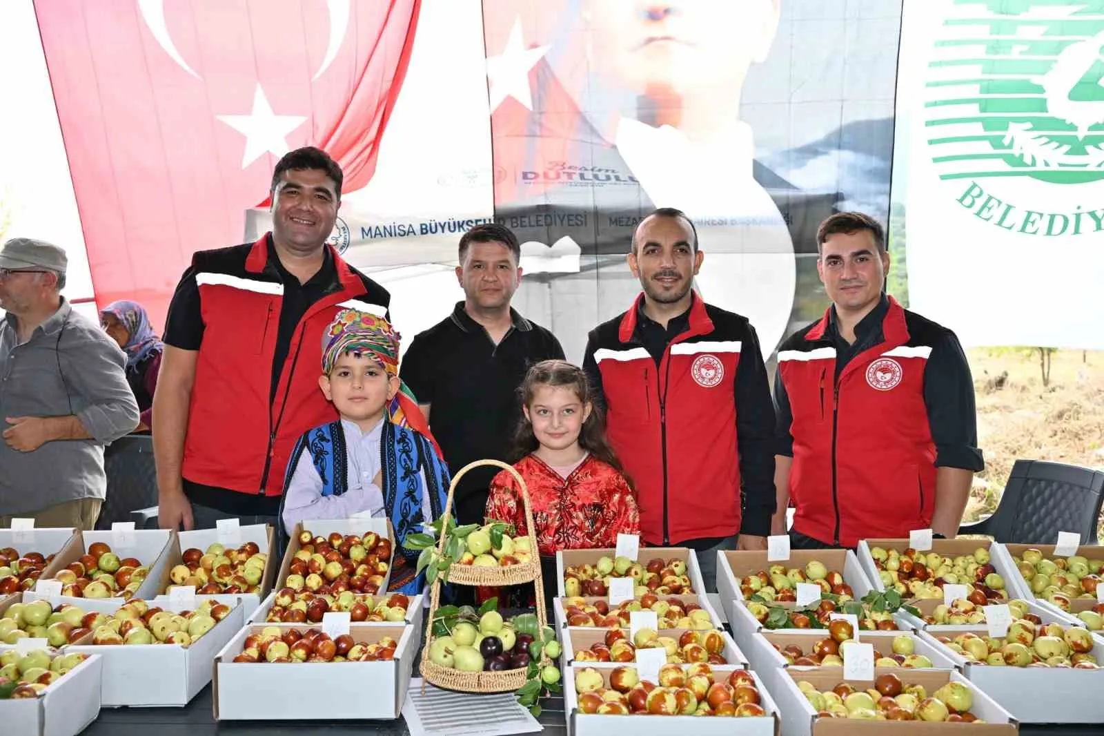 Demirci’de hünnap bereketi: İlk festival binleri buluşturdu