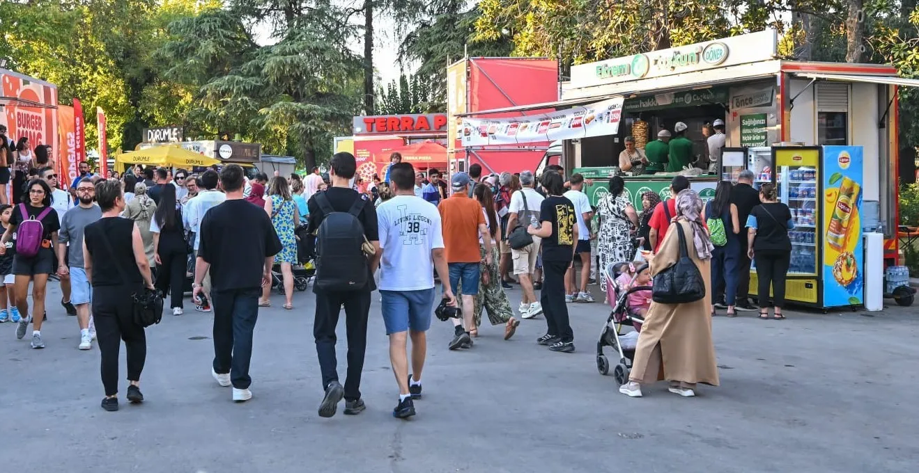 İzmir Fuarı’nda gastronomi devrimi: Dumansız hava sahası ziyaretçilerden tam not aldı