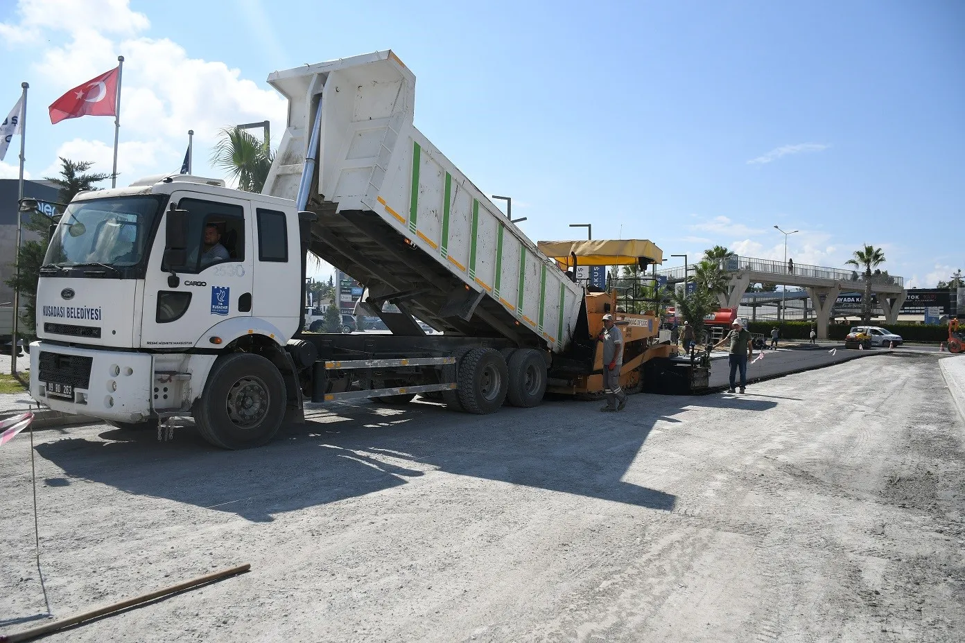 Kuşadası yollarında konfor dönemi: Değirmendere’de asfalt seferberliği