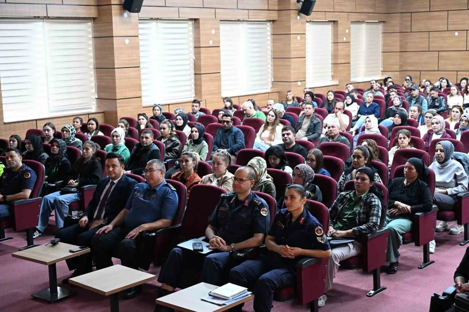 Uşak'ta okulların gizli kahramanları güvenlik için bir araya geldi