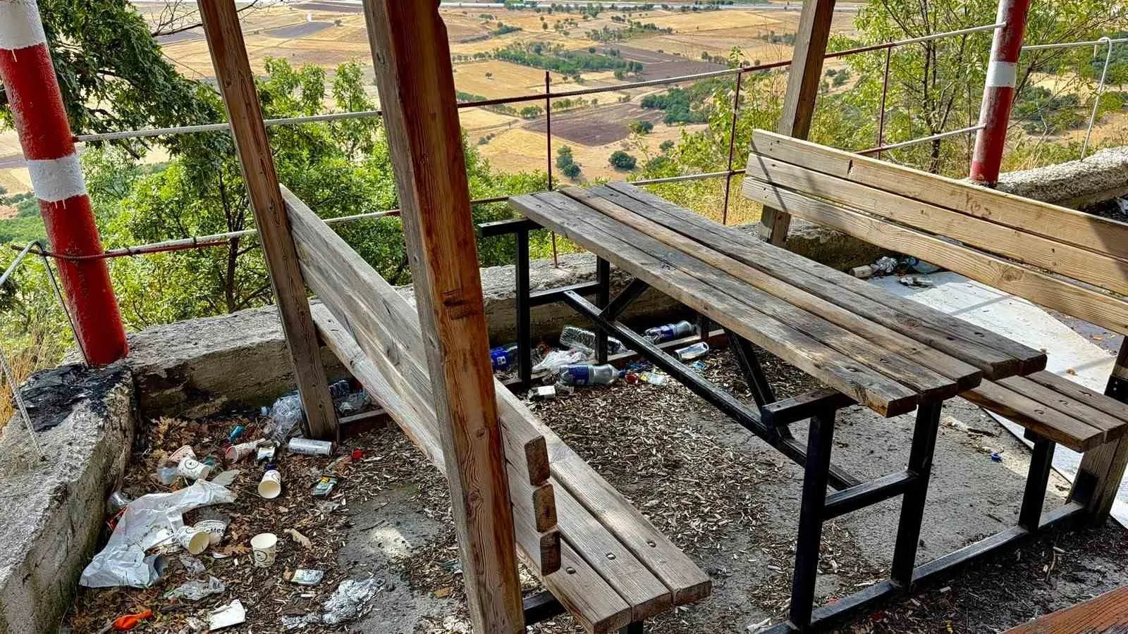 Bolvadin'de utanç tablosu: Doğal cennetten geriye çöp yığınları kaldı