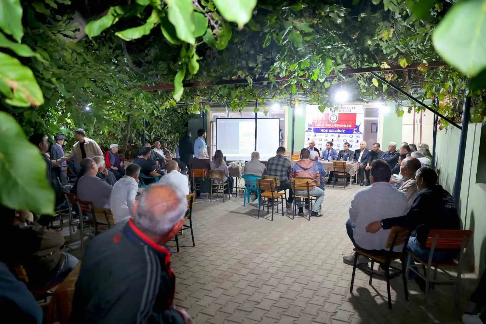 Tavas’ta yerel yönetimden doğrudan temas: Kozlar sakinleri taleplerini başkana iletti