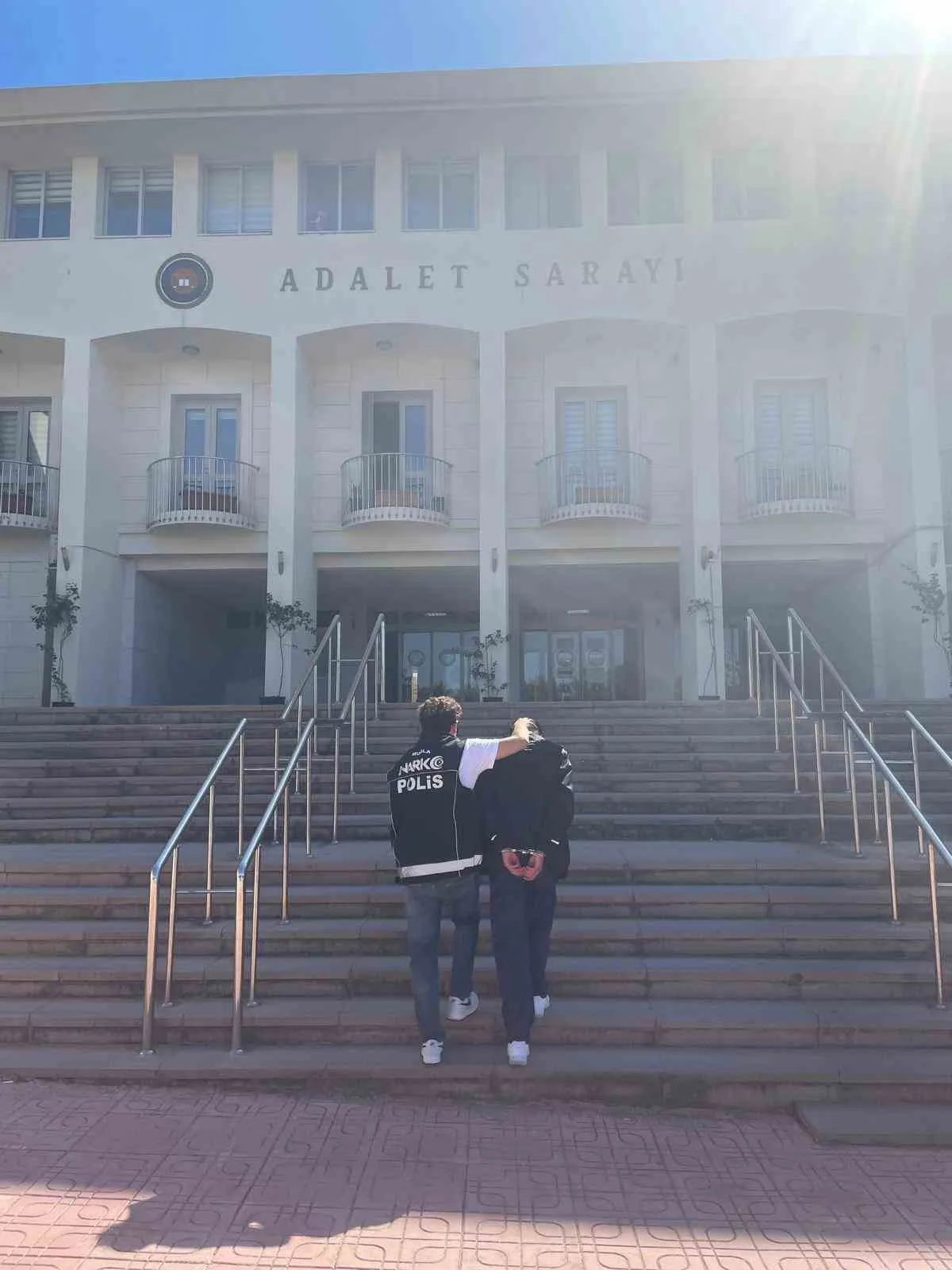 Muğla narkotik ekiplerinden zehir tacirlerine darbe: İki tutuklama