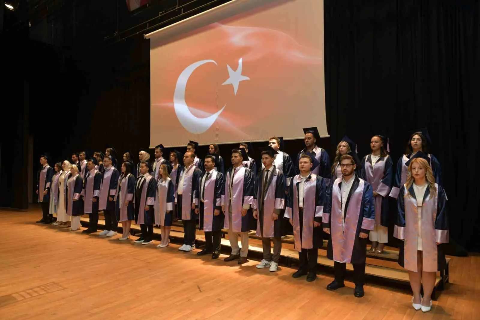 MSKÜ Diş Hekimliği Fakültesi’nde 33 Yeni Hekim Meslek Hayatına “Merhaba” Dedi