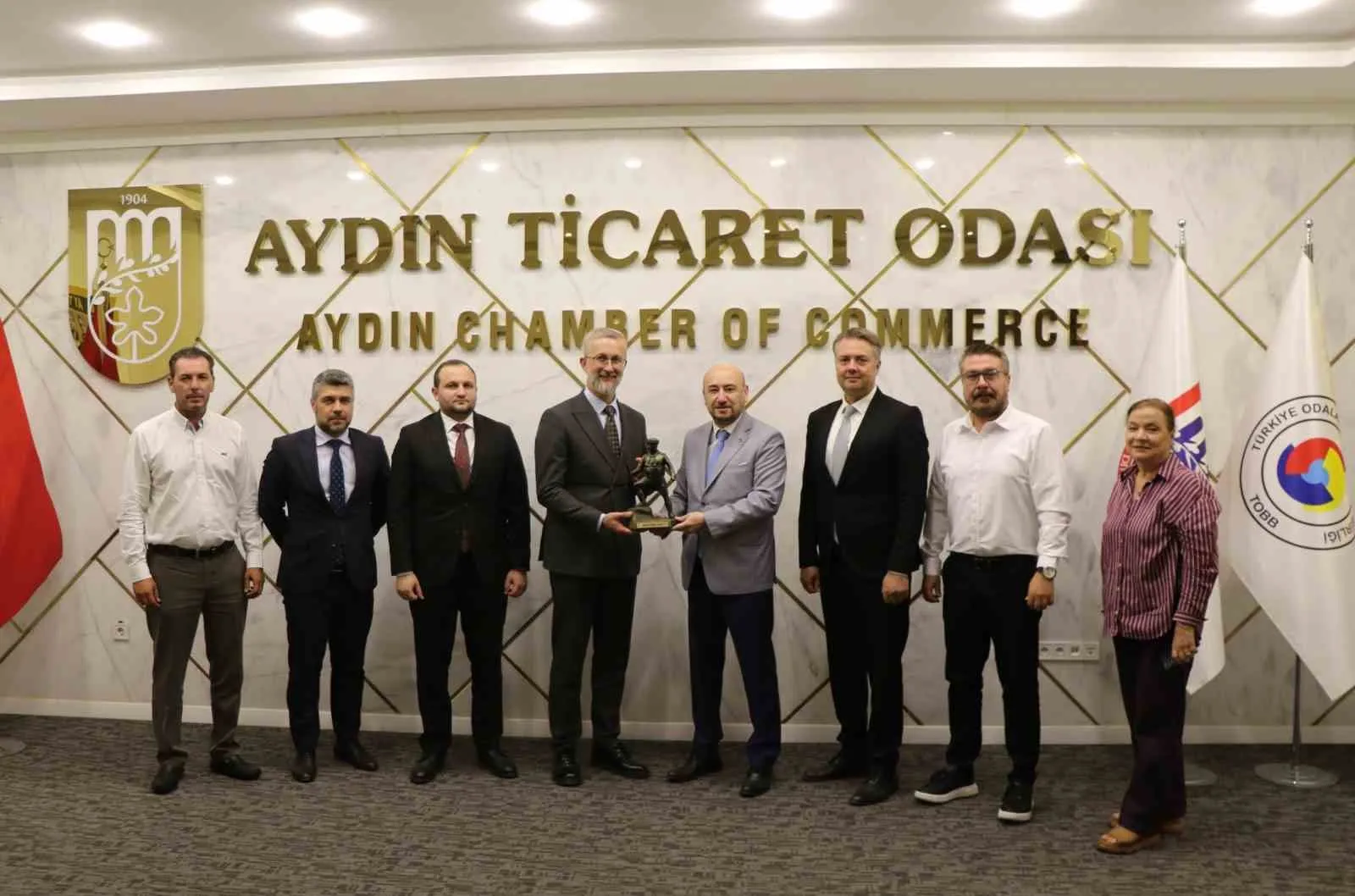 Aydın iş dünyası rotayı Ukrayna’ya çevirdi: Büyükelçi Dzhelialov AYTO’da ağırlandı