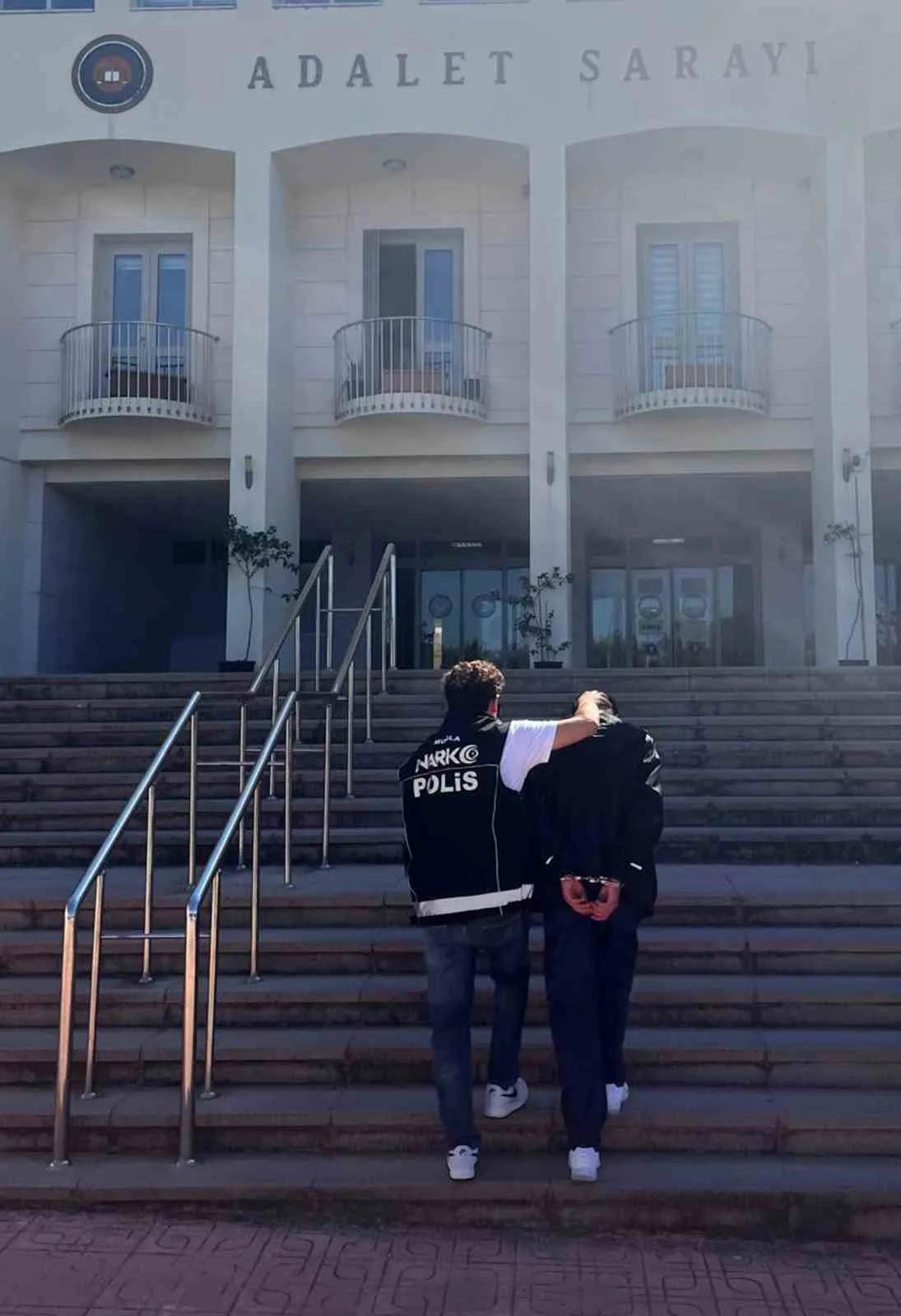 Muğla narkotik ekiplerinden zehir tacirlerine ağır darbe: İki tutuklama