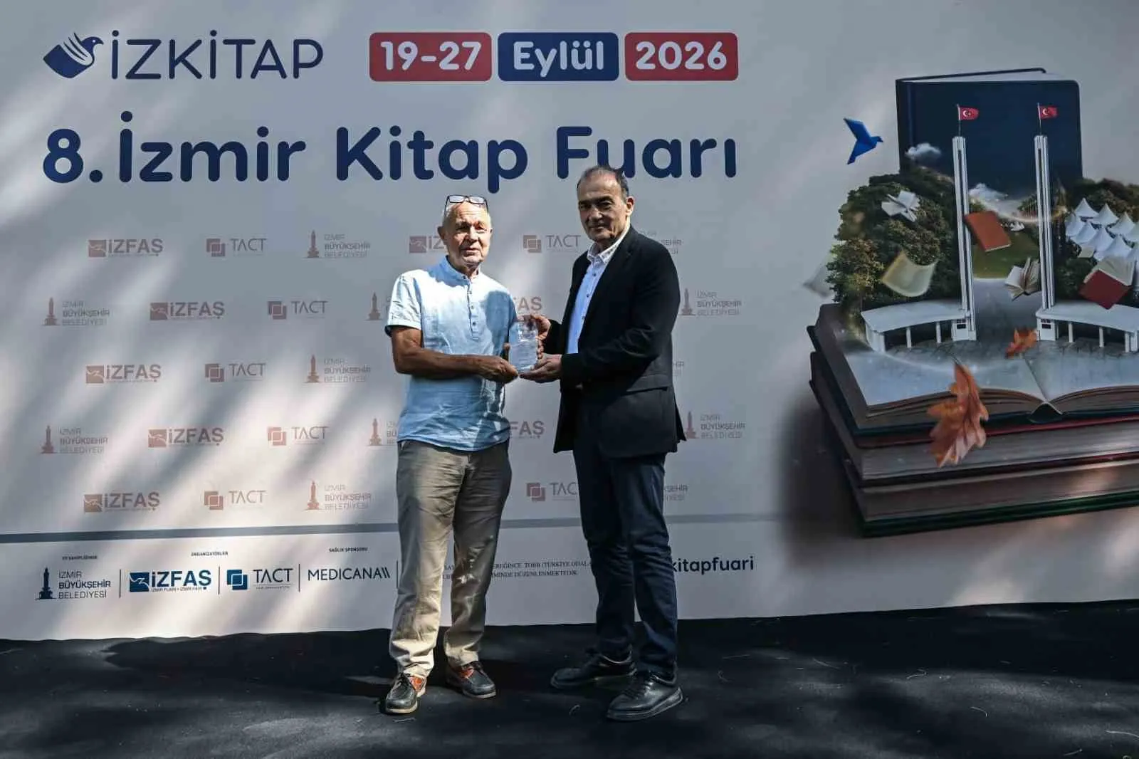 Edebiyat tutkunları Kültürpark’ta buluşuyor: İZKİTAP kapılarını sekizinci kez açtı