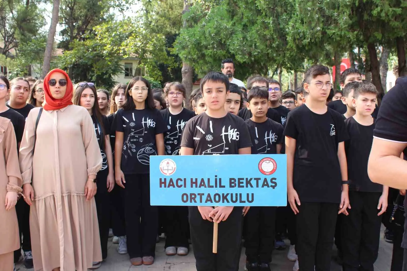 Denizli’de ders zili çelenk töreniyle çaldı: Yeni eğitim yılına görkemli başlangıç