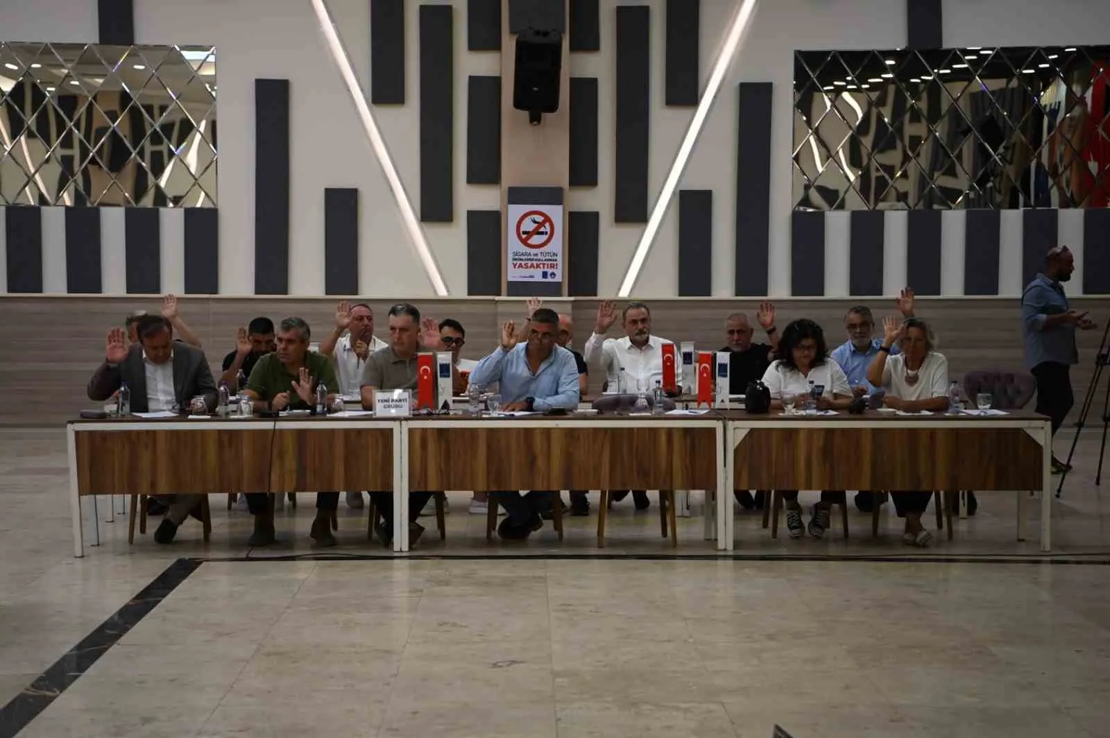 Kuşadası'nda stat krizi: Başkan Vekili Demirtaş'tan rant iddialarına net yanıt