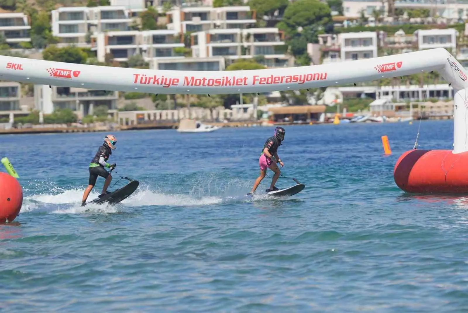 Gündoğan’da motor sesleri dalgalara karıştı: Adrenalin tutkunları Bodrum’da buluştu