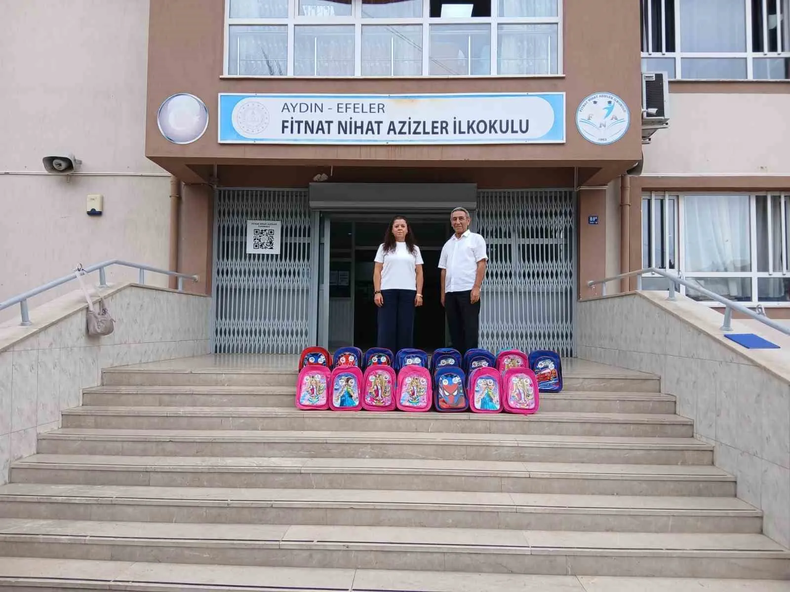 AYSO’dan öğrencilere tam destek: Çantalar dolusu kırtasiye malzemesi dağıtıldı