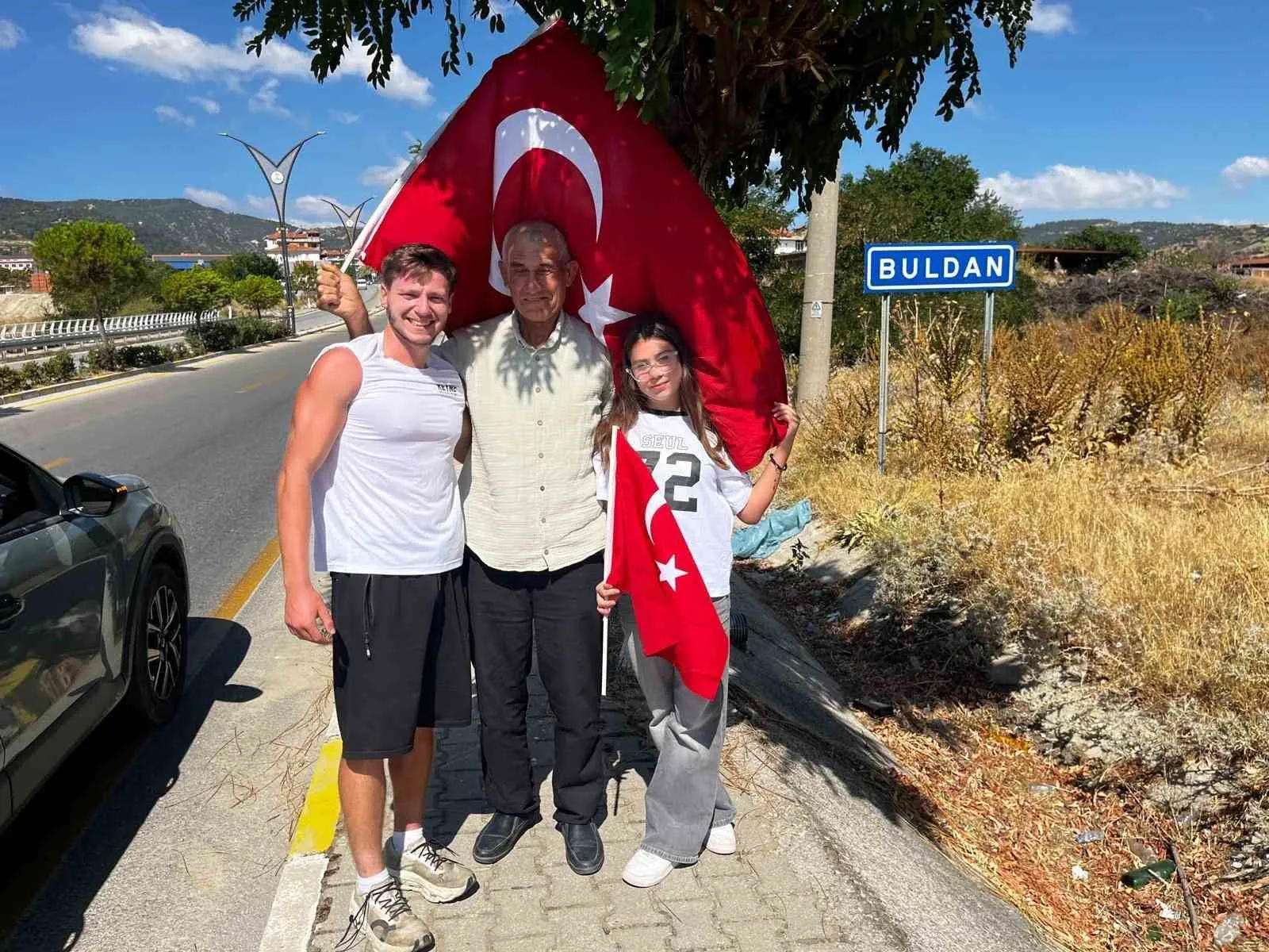Almanya’dan Buldan’a uzanan 53 günlük dev maraton: Ayakları kanadı ama vatan hasretiyle durmadı