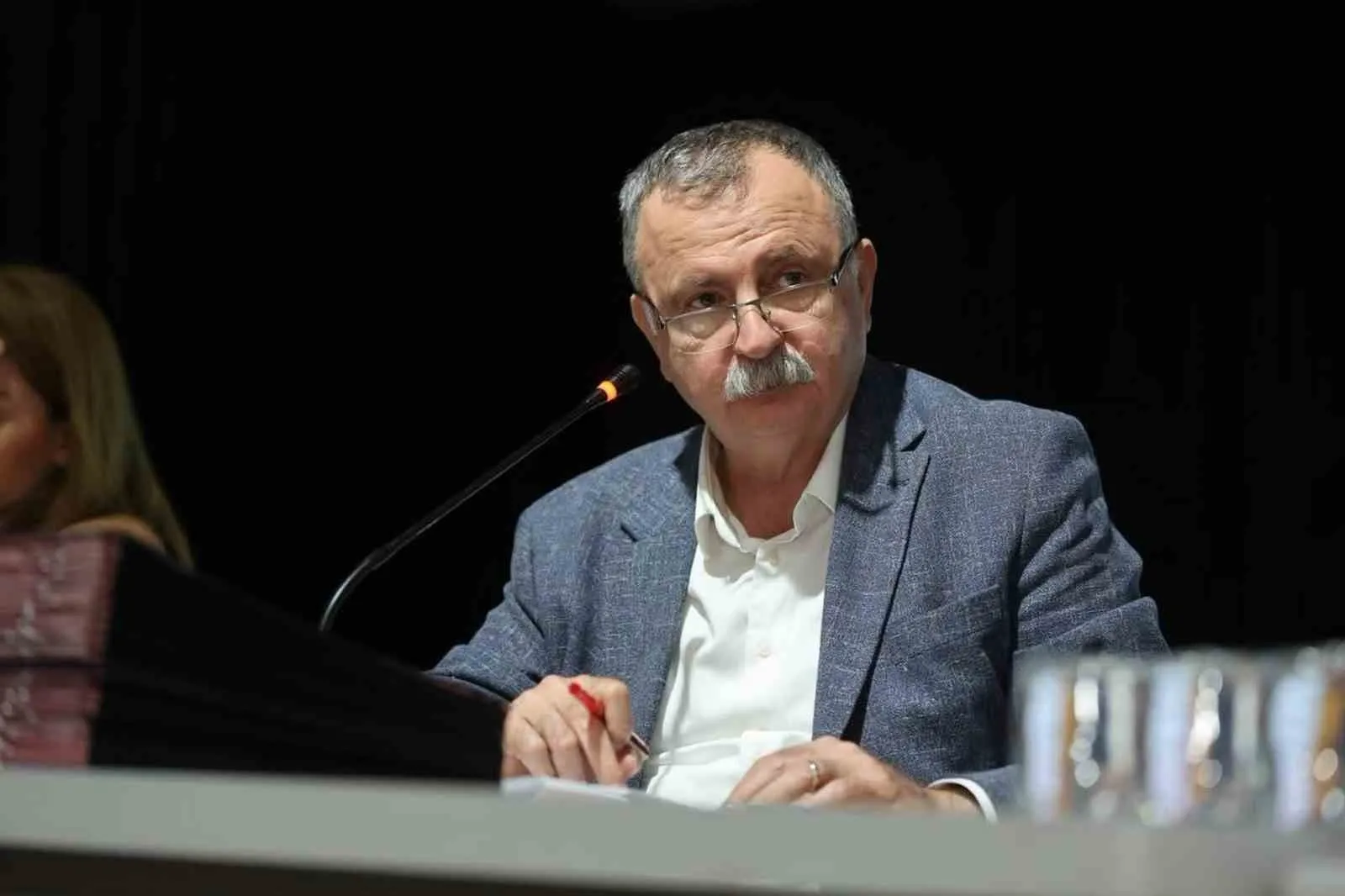 Yunusemre’de Meclis Mesaisi: Doğal gaz müjdesi ve şehit vefası