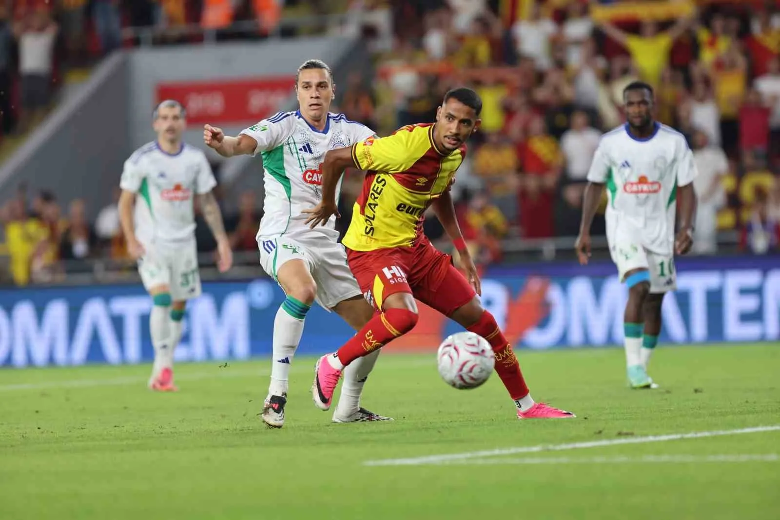 Göztepe evinde fırtına gibi başladı: İlk yarıda tek gol yetti