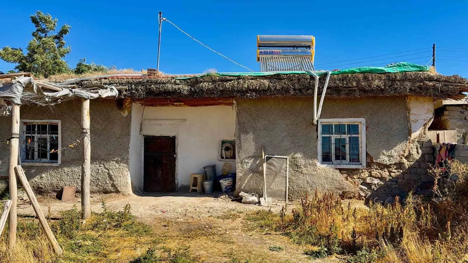 Bolvadin’de korkulu bekleyiş bitti: Devlet şefkati anne ve köyü huzura kavuşturdu