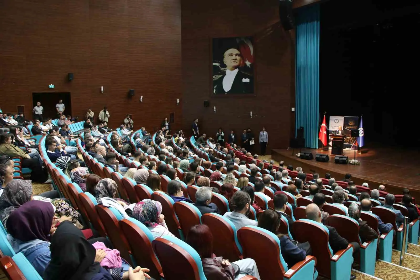 Uşak’ta tarih bilinci tazelendi: Timsal Karabekir gençlerle buluştu