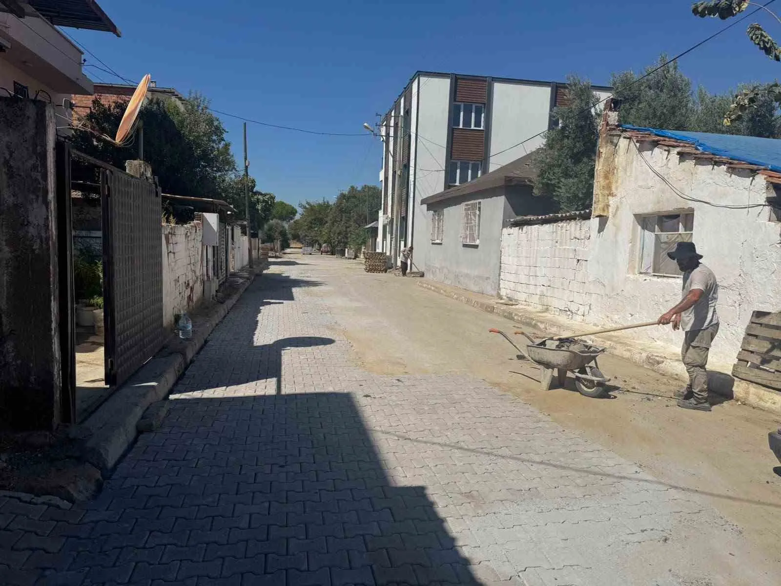 Germencik’te hummalı çalışma: Başkan Zencirci sahadaki eksikleri tek tek not etti