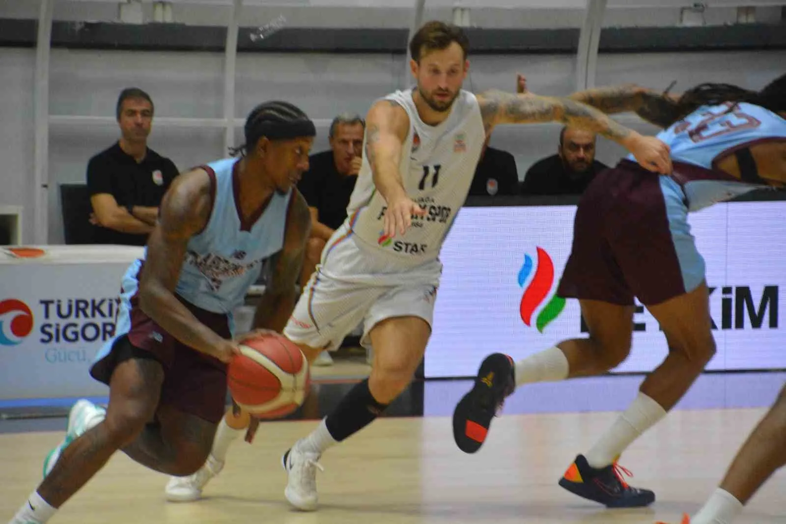 Ege Cup’ta Petkimspor rüzgarı: Trabzonspor’u farklı geçti