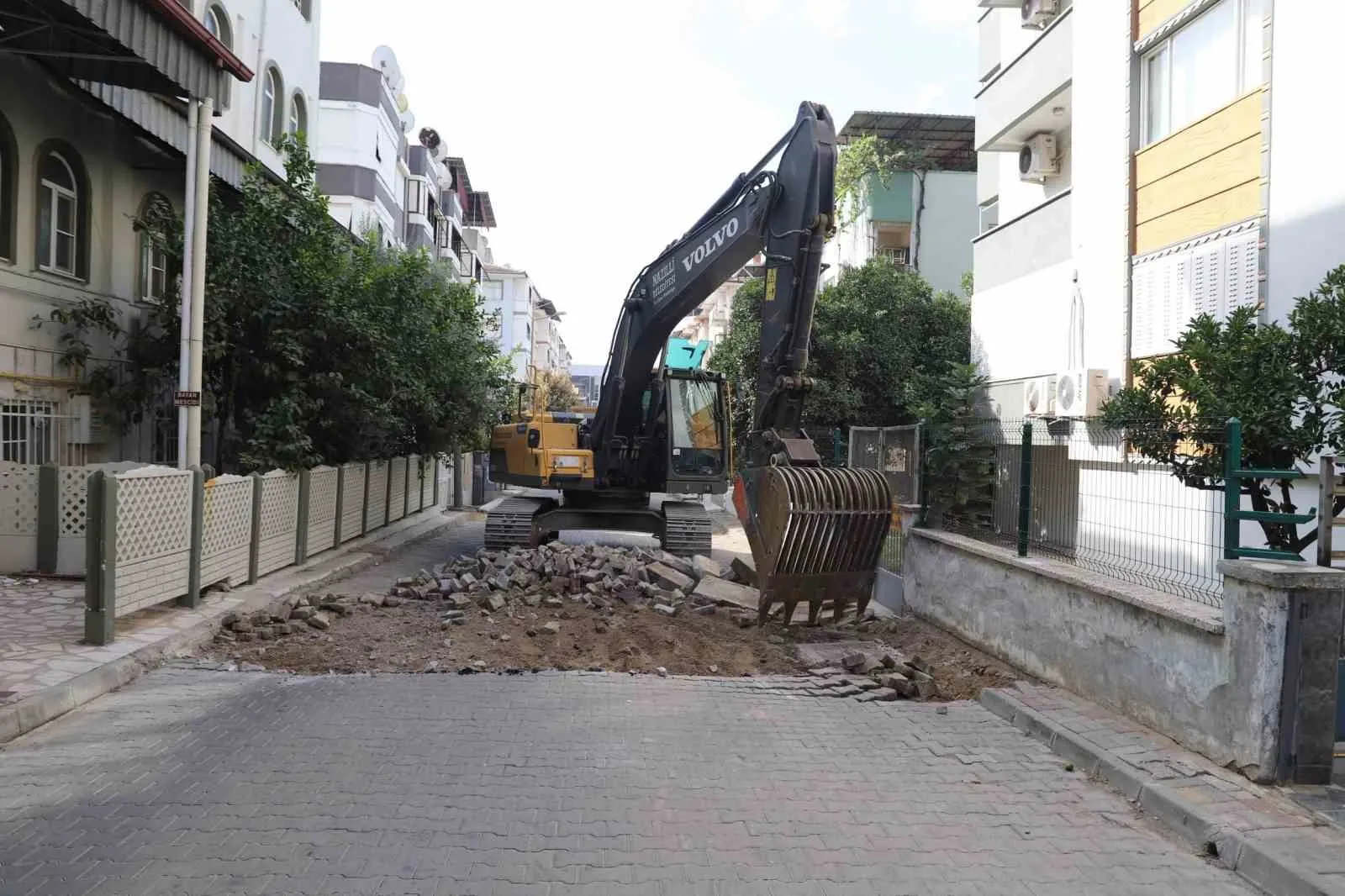 Nazilli’de ulaşım konforu için düğmeye basıldı: 6 sokak birden yenileniyor