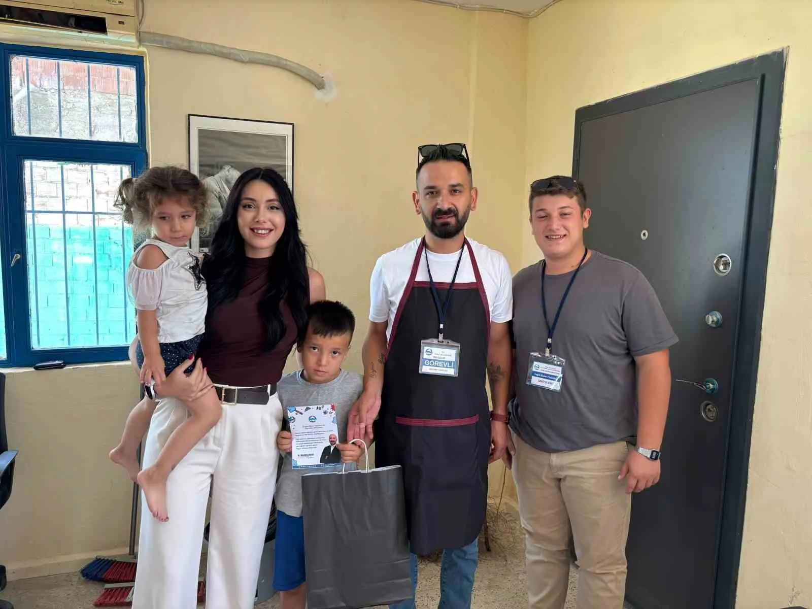 Söke’de miniklerin okul heyecanına belediye dokunuşu: Kuaför ayağına geldi