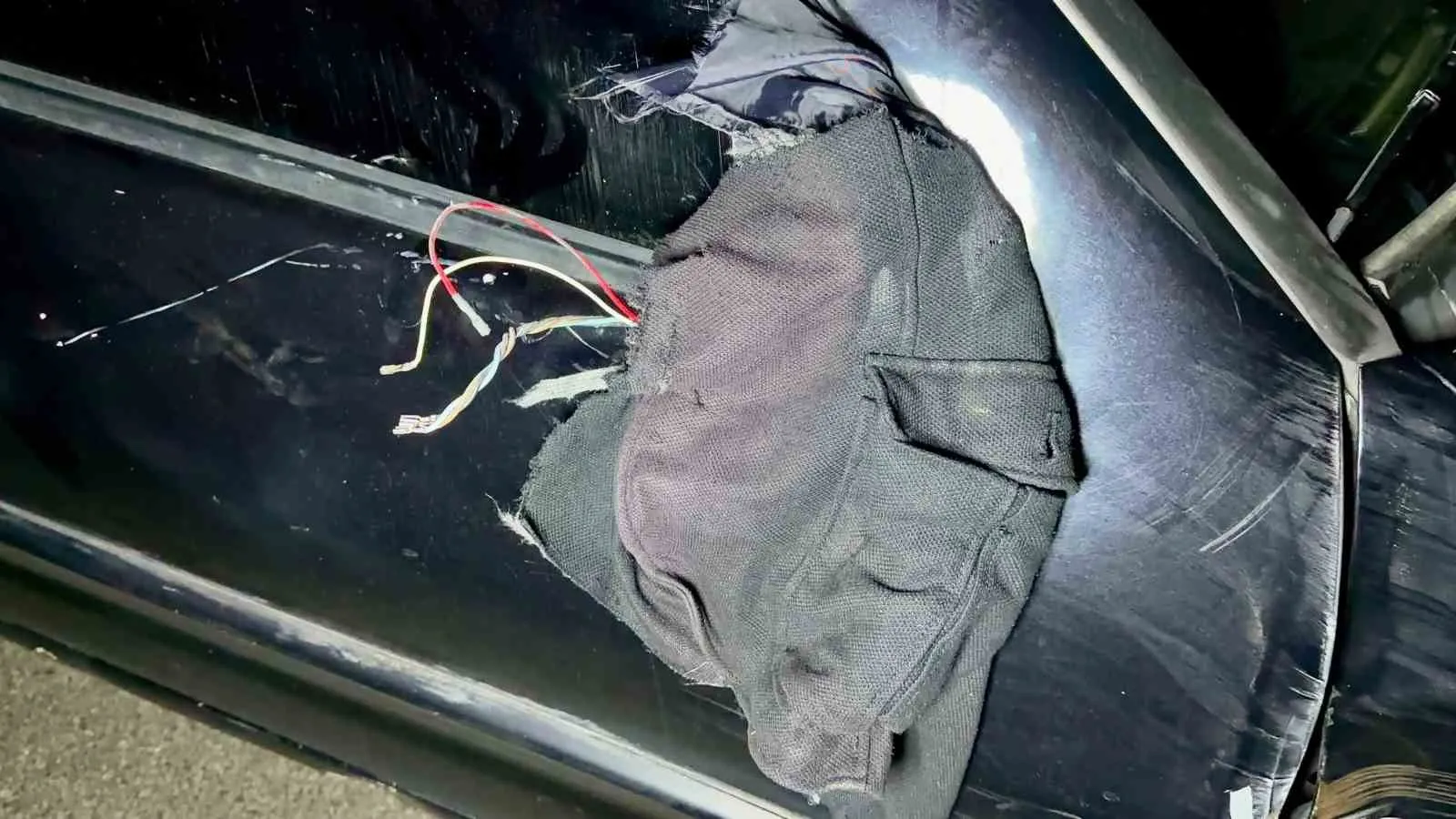 Bolvadin'de acı dolu kaza: Otomobilin aynasında kalan detay yürek burktu