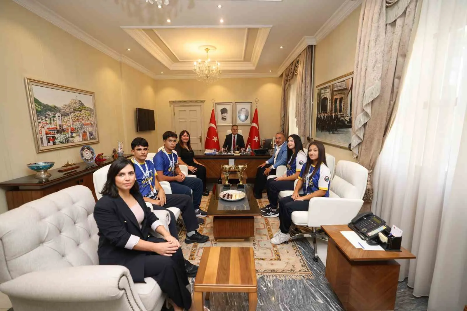 Muğla'nın gururu şampiyonlar Vali Akbıyık ile buluştu