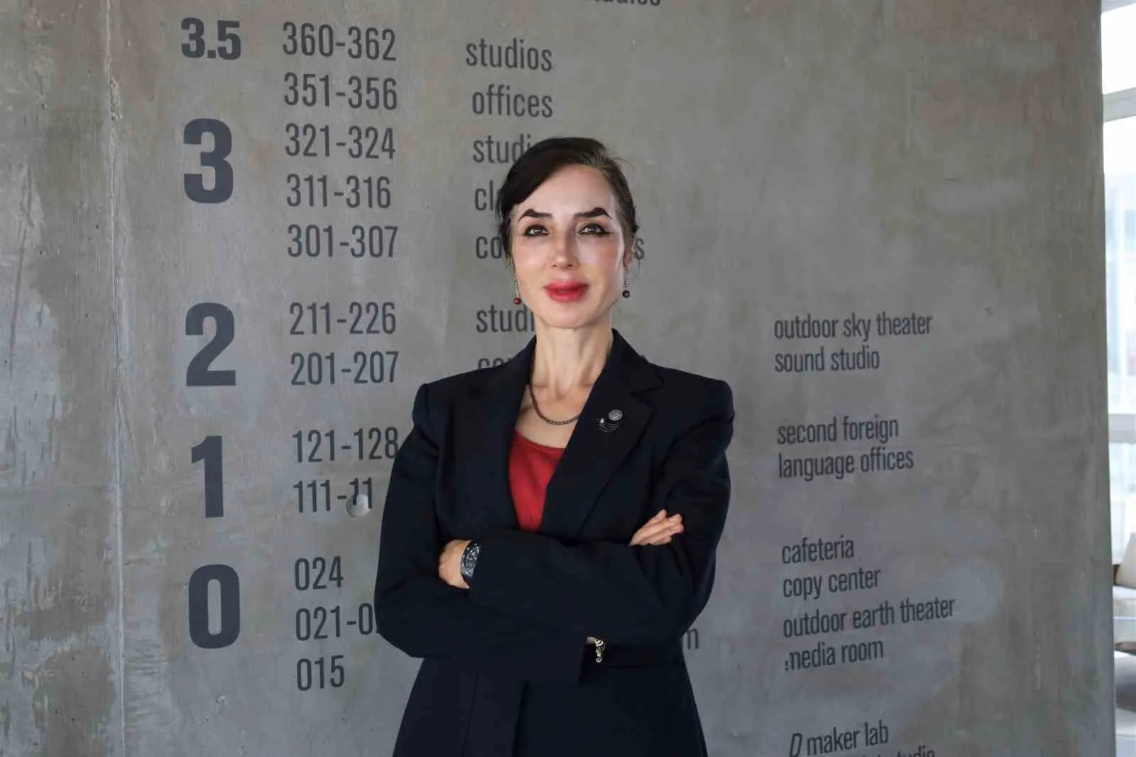 Işığın mimariyle dansı: İEÜ’de vitray sanatı yeniden yorumlandı