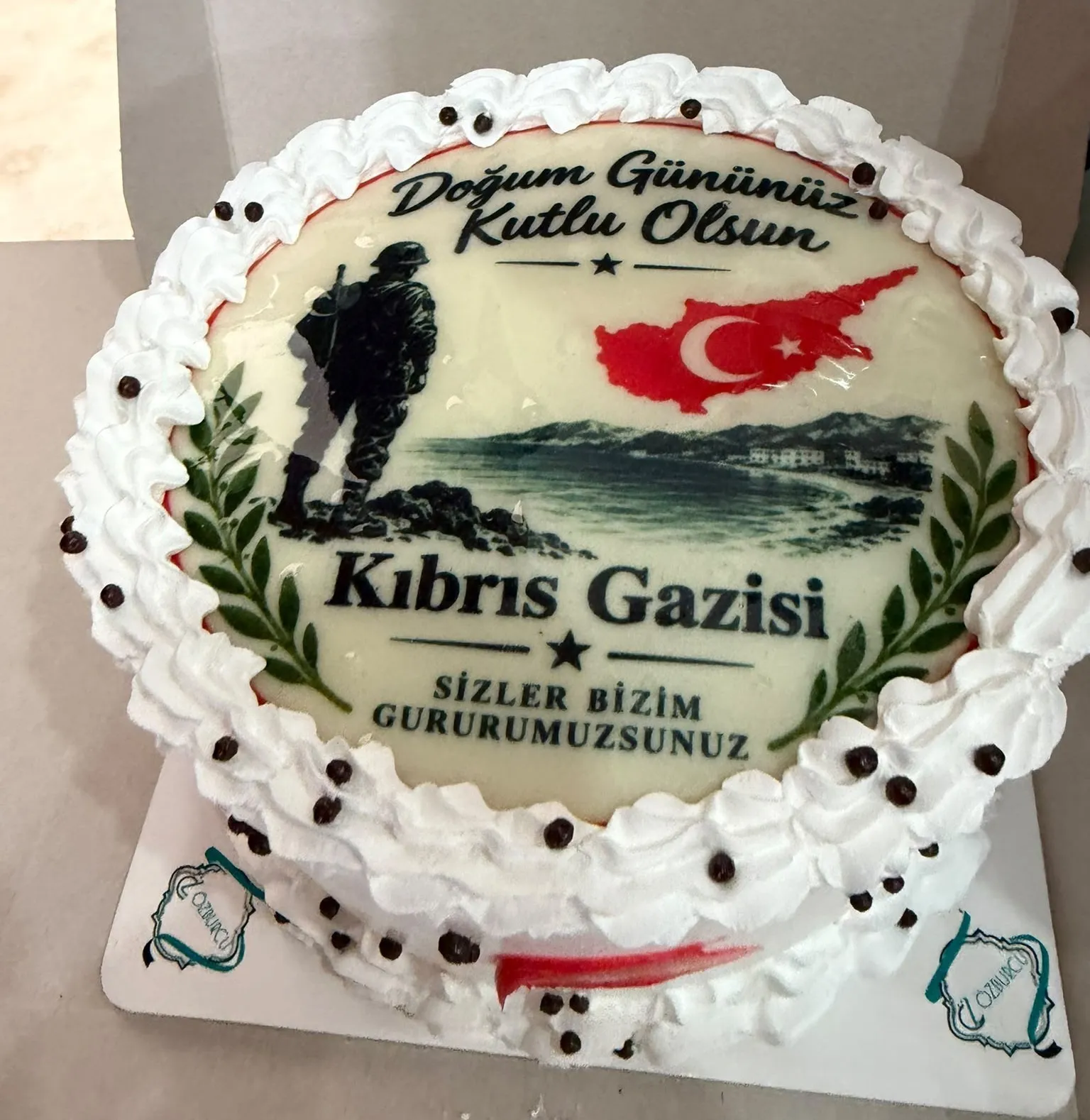 Kahraman gazinin evinde duygusal doğum günü: Vatan millet sağ olsun