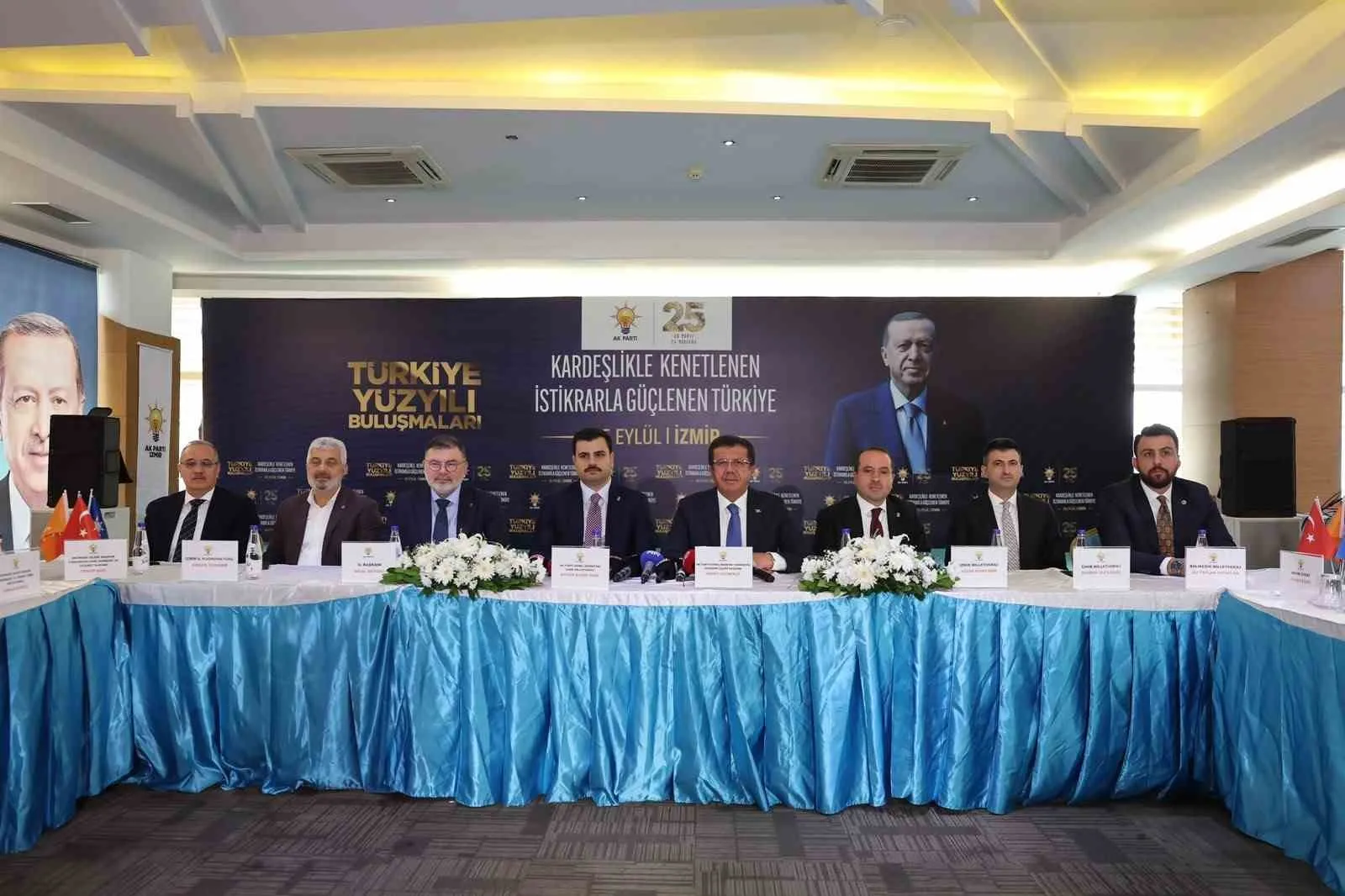 AK Parti’den İzmir çıkarması: Türkiye Yüzyılı için 30 ilçede eş zamanlı seferberlik