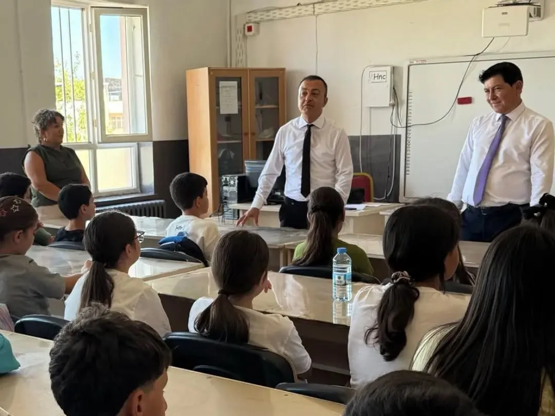 Yenipazar’da okul heyecanı: Minikler yeni sıralarıyla buluştu