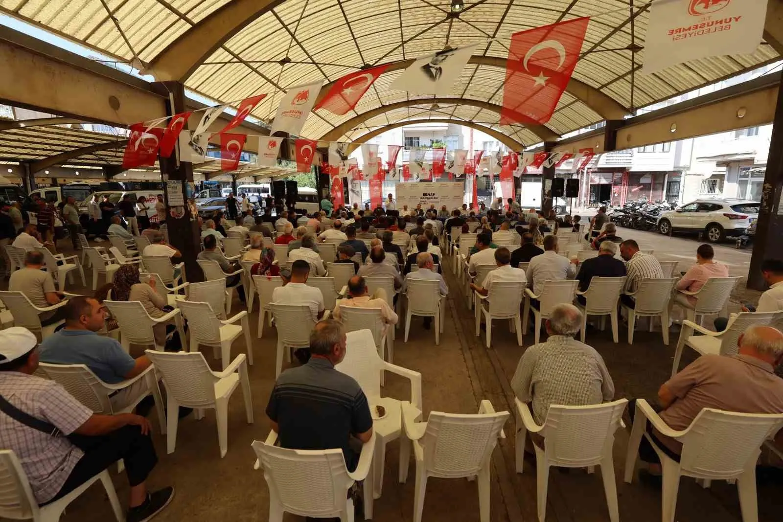 Yunusemre'de Ahilik buluşması: Başkan Balaban esnafın sesine kulak verdi