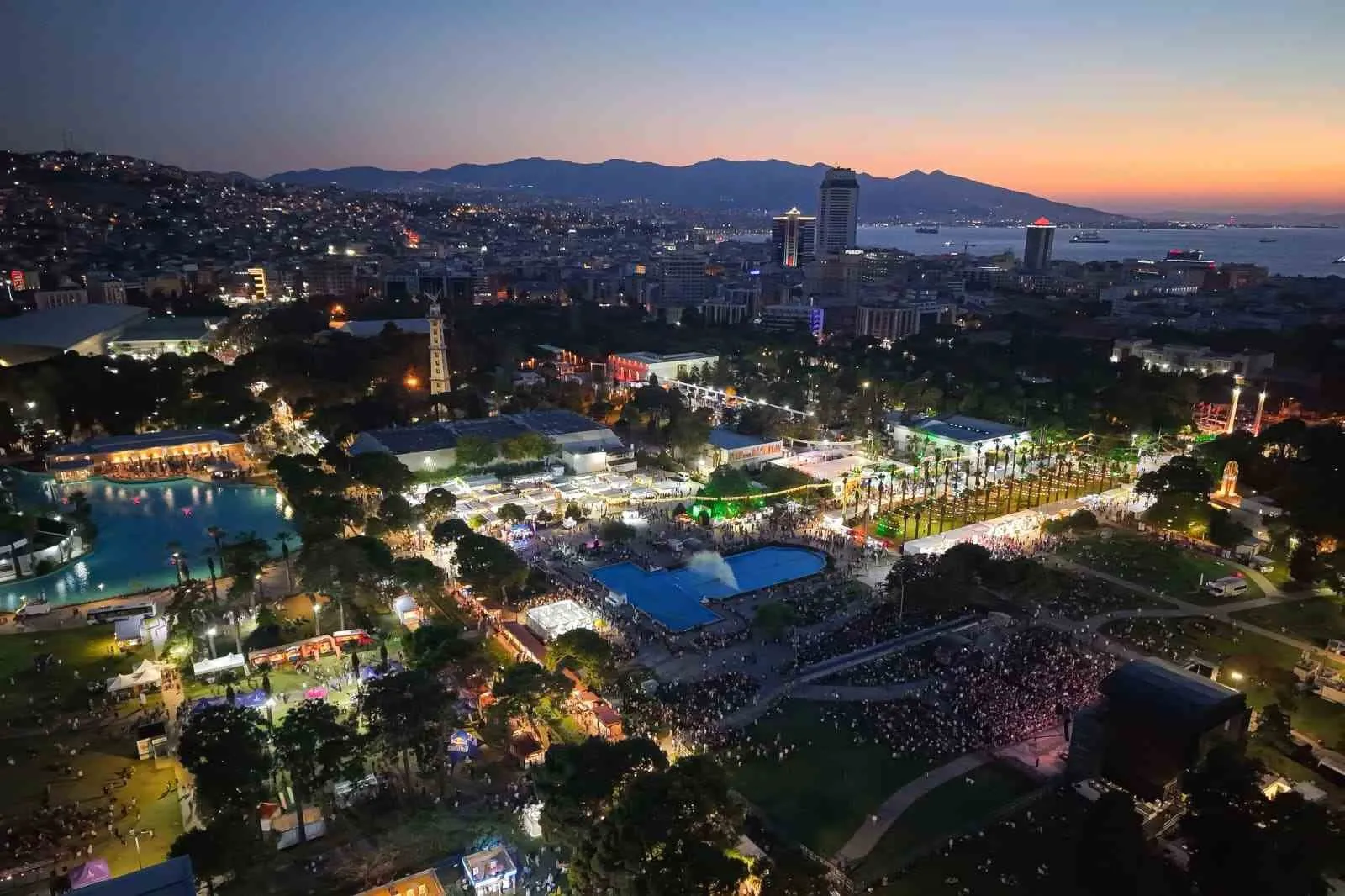 İzmir’in efsanevi buluşması başlıyor: Kültürpark’ta sanat ve eğlence rüzgarı esecek