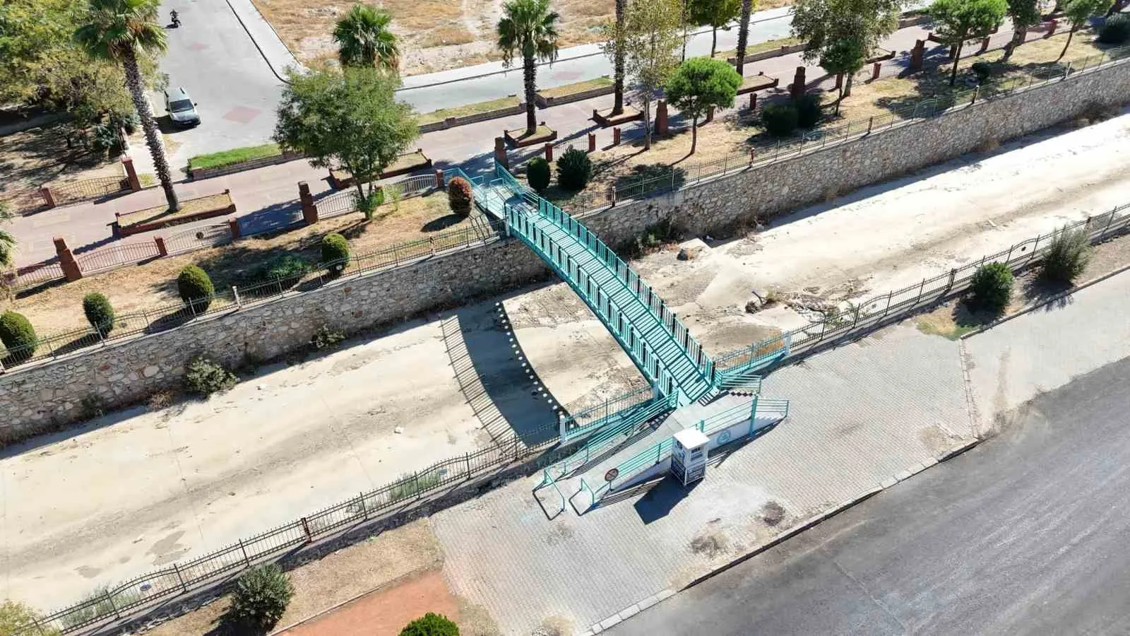 Nazilli’de köprü trafiğine neşter: Yayalar rahat bir nefes alacak