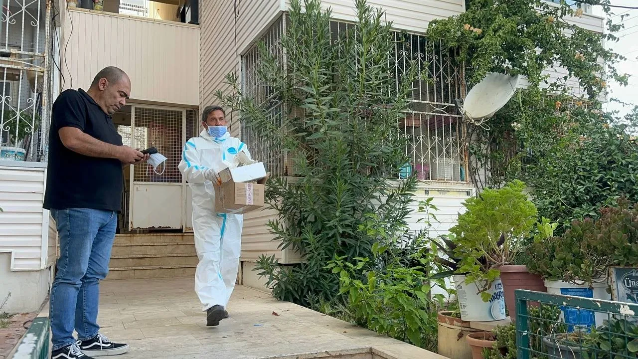 Marmaris’te çöp ev operasyonu: Yaşlı kadının dairesinden onlarca hayvan çıktı