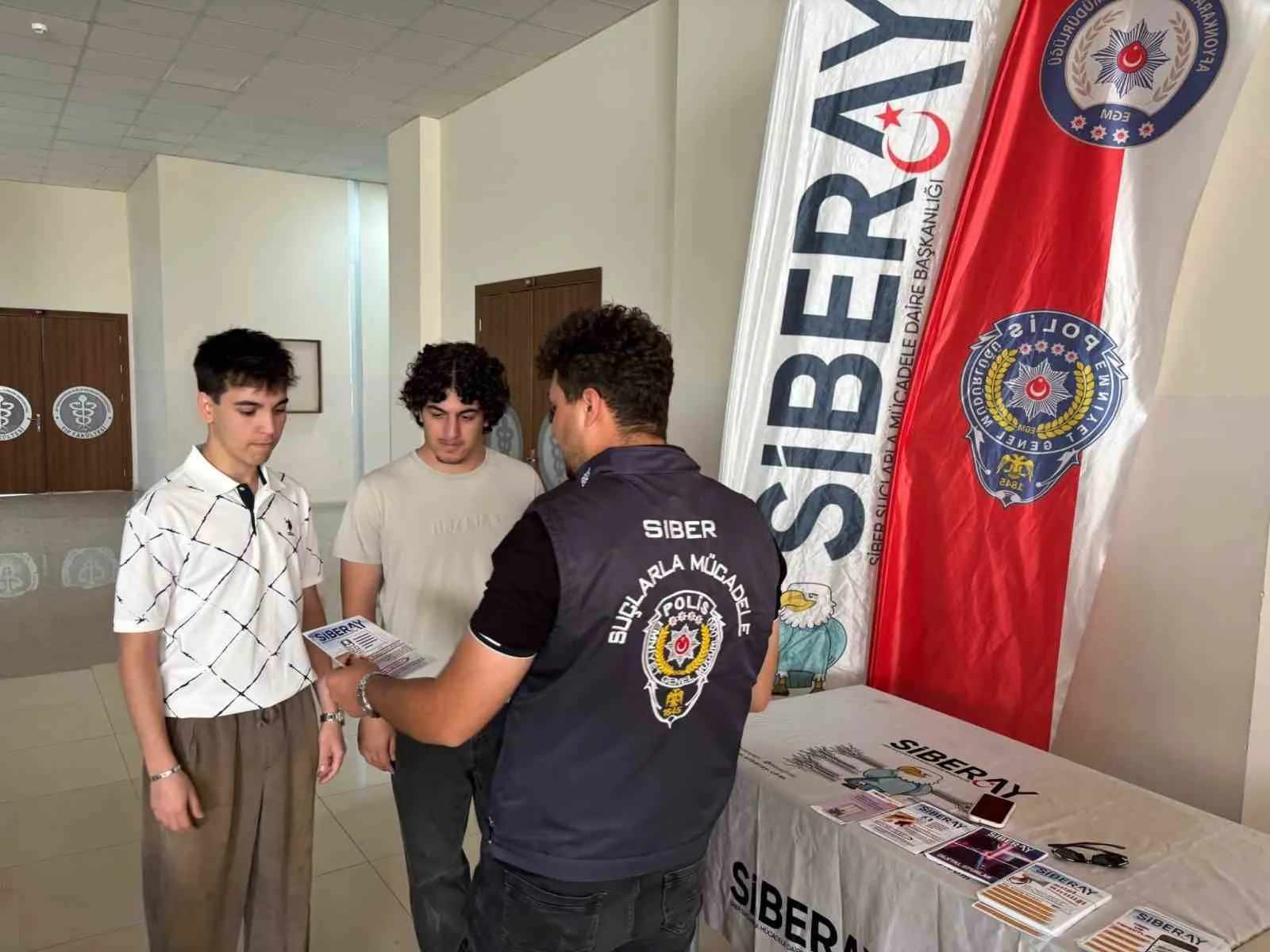 AFSÜ kampüsünde güvenlik seferberliği: Bin 250 öğrenciye hayati uyarılar