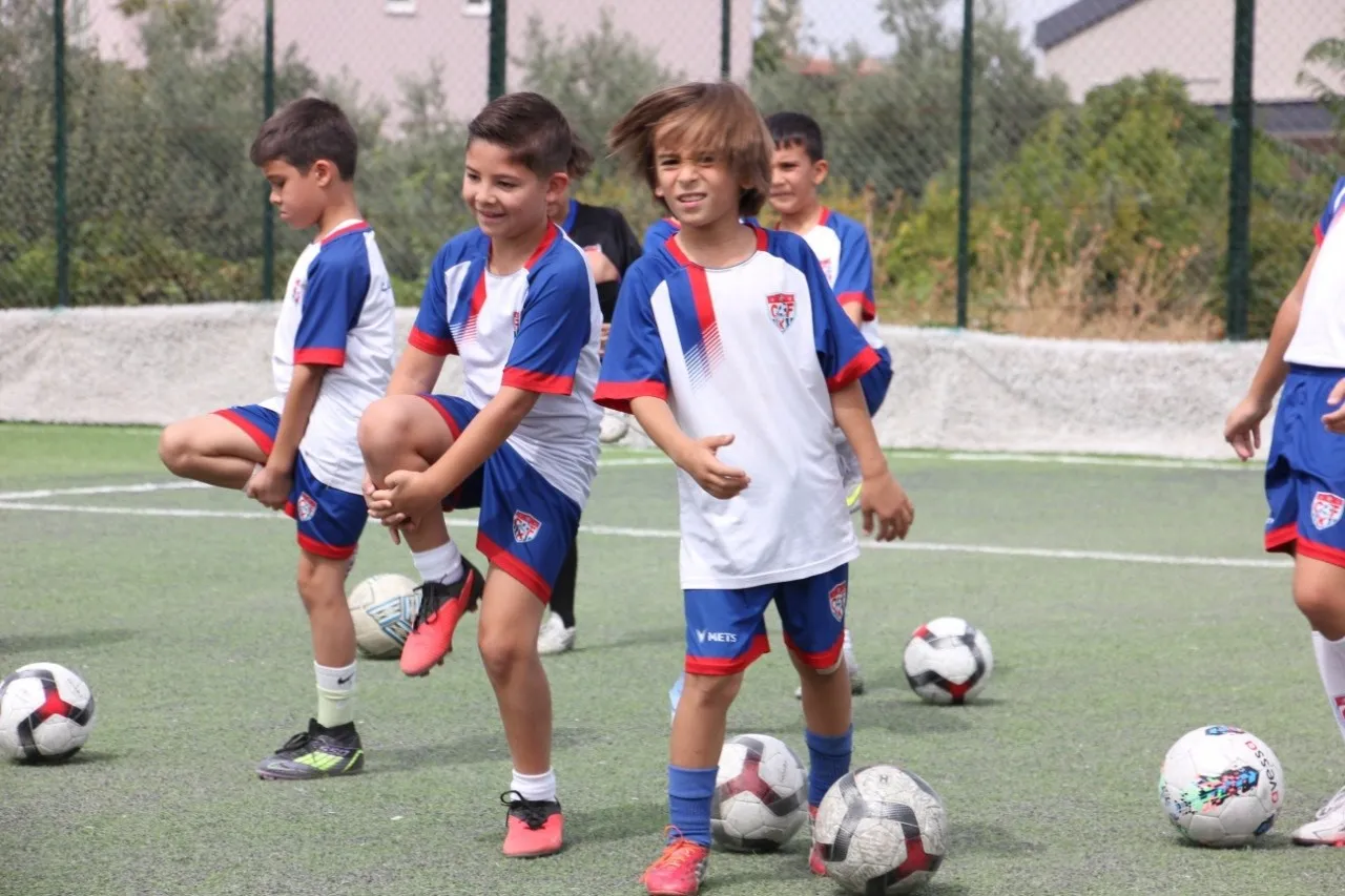Denizli’nin genç yetenekleri dev kulüplerin radarında: Çamlık FK geleneği bozmuyor