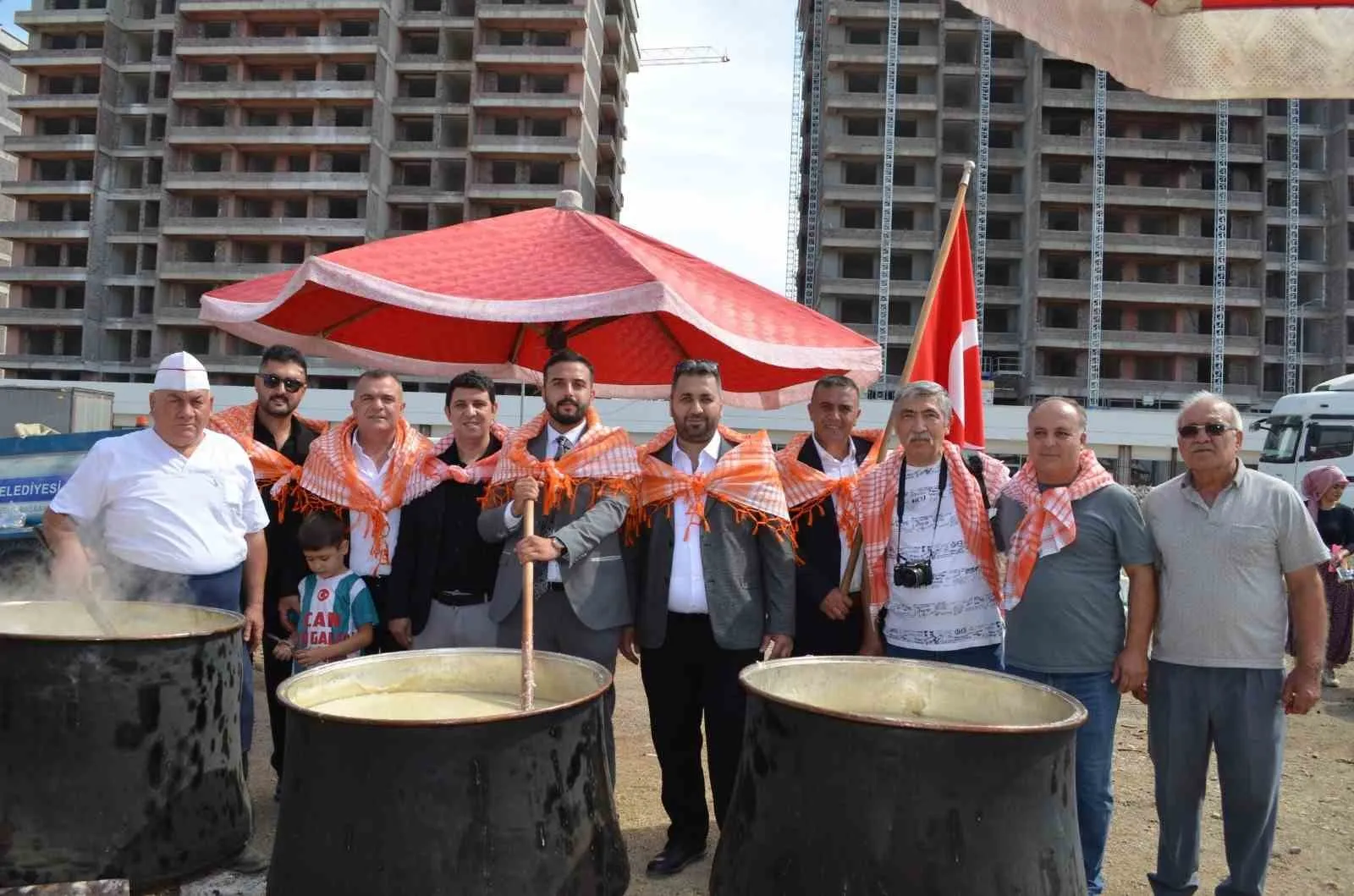 Turgutlu’da Yörük rüzgarı: 10 bin kişiye bereket sofrası kuruldu