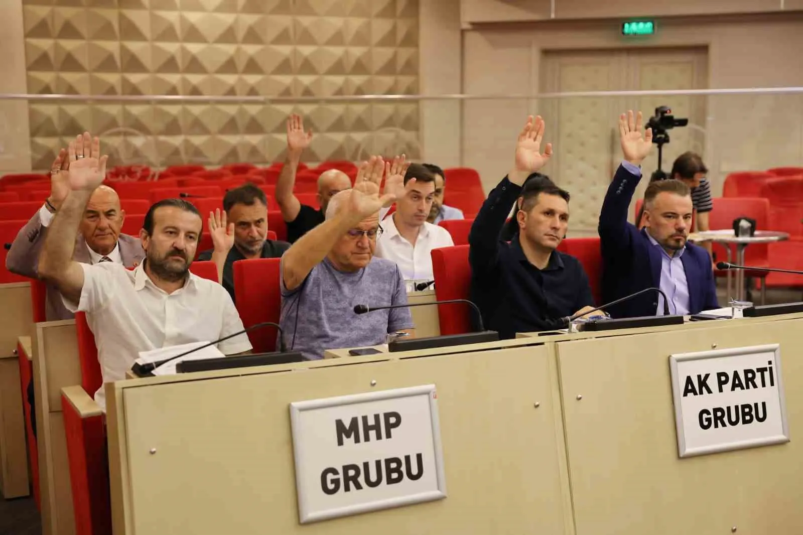 Şehzadeler meclisinde yoğun mesai: 34 kritik karar onaylandı