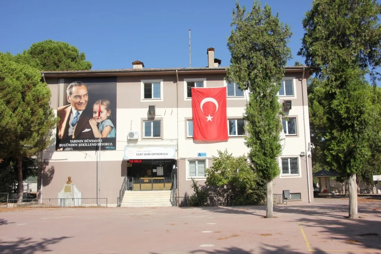 Denizli’de okul belirsizliği: Veliler LGS sürecinin aksamasından endişeli