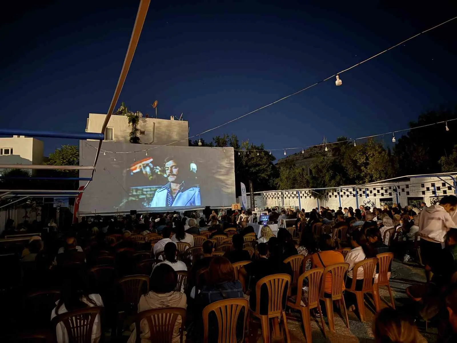 Bodrum'da beyaz perdeye nostaljik yolculuk: Eski günler Sinema Otopark'ta yeniden canlandı