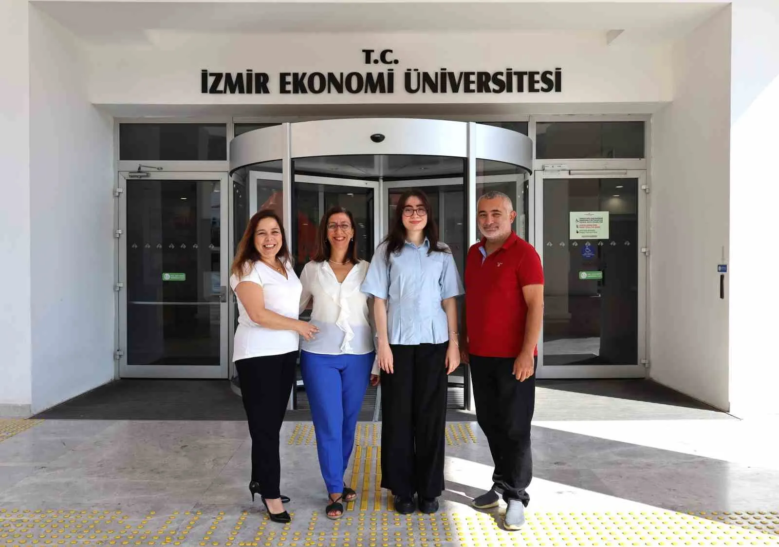 İzmirli genç yetenekten küresel başarı: Şiiri teknolojiyle buluşturdu, Avrupa’nın zirvesine yerleşti
