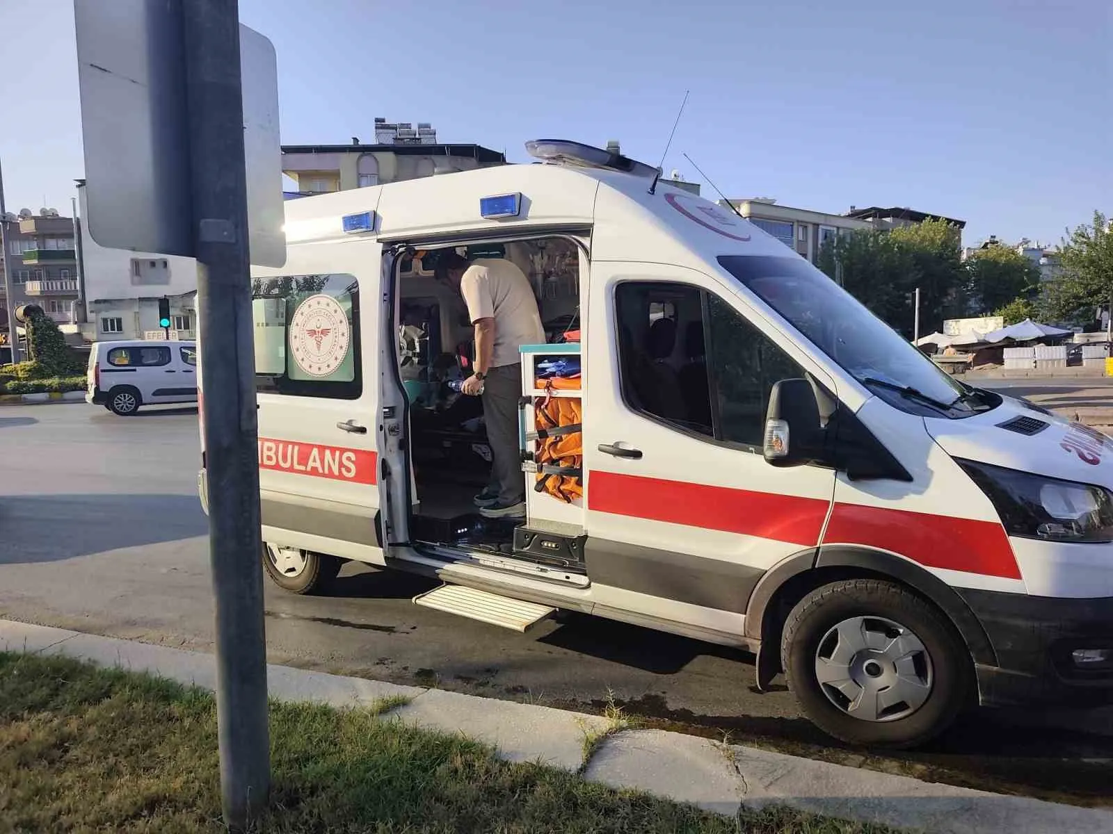Aydın'da trafik kabusu: Kırmızı ışık ihlali baba ve oğlunu hastanelik etti