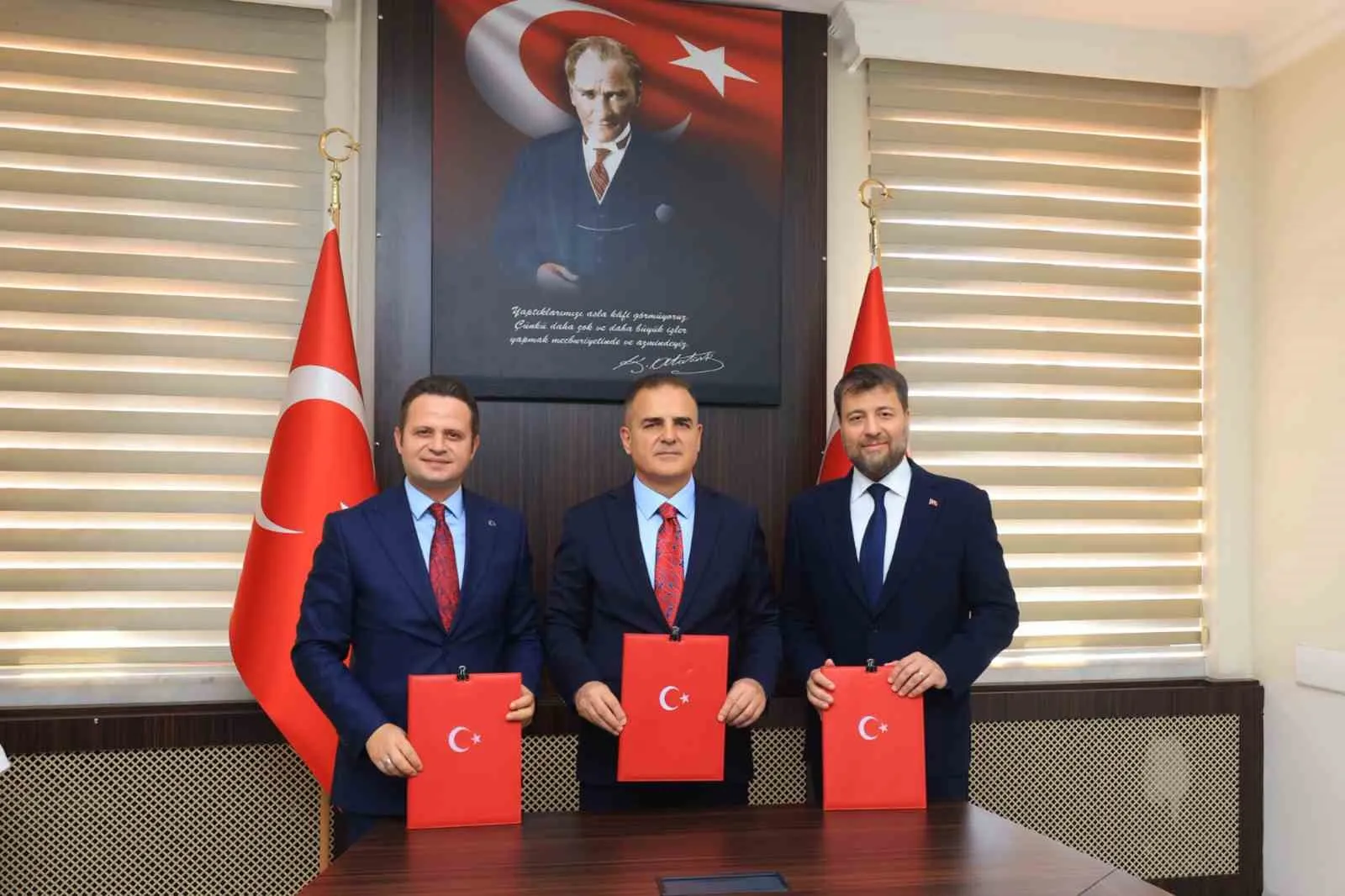 Fethiye’de eğitime hayırsever eli: Modern okul binası için imzalar atıldı