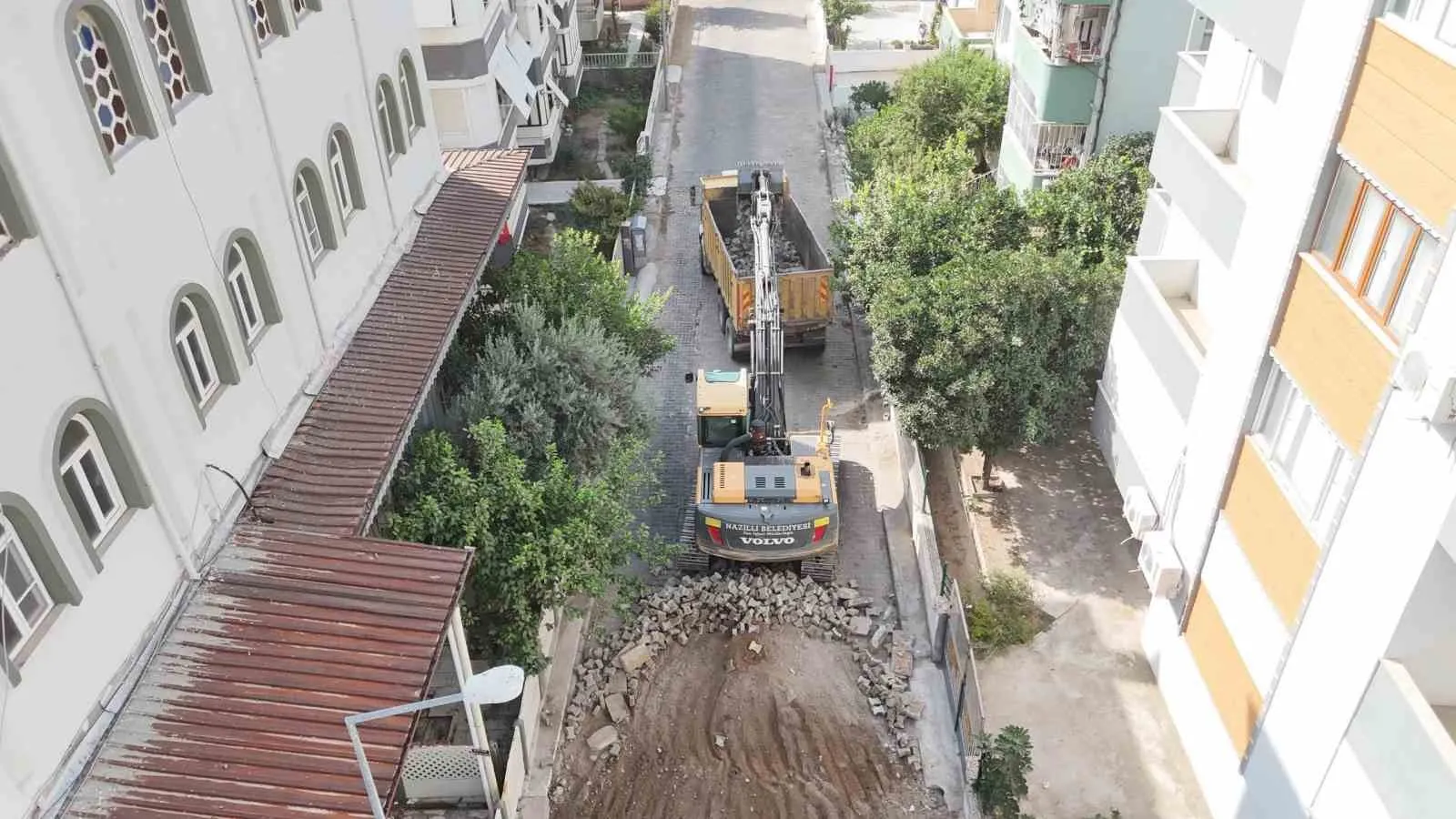 Nazilli’de ulaşım konforu için düğmeye basıldı: 6 sokak birden yenileniyor